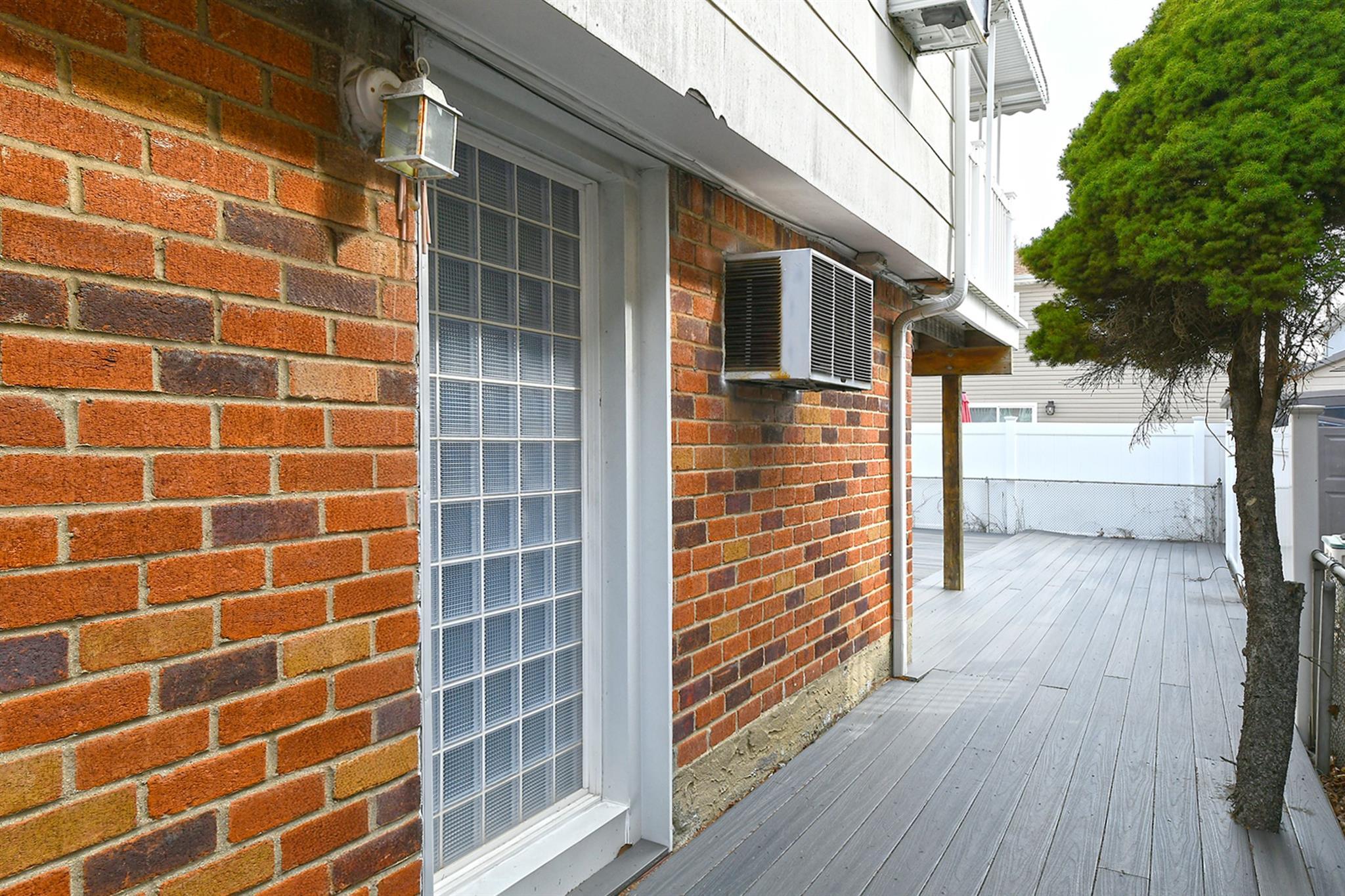 Single Family 90th  Queens, NY 11414, MLS-839535-43