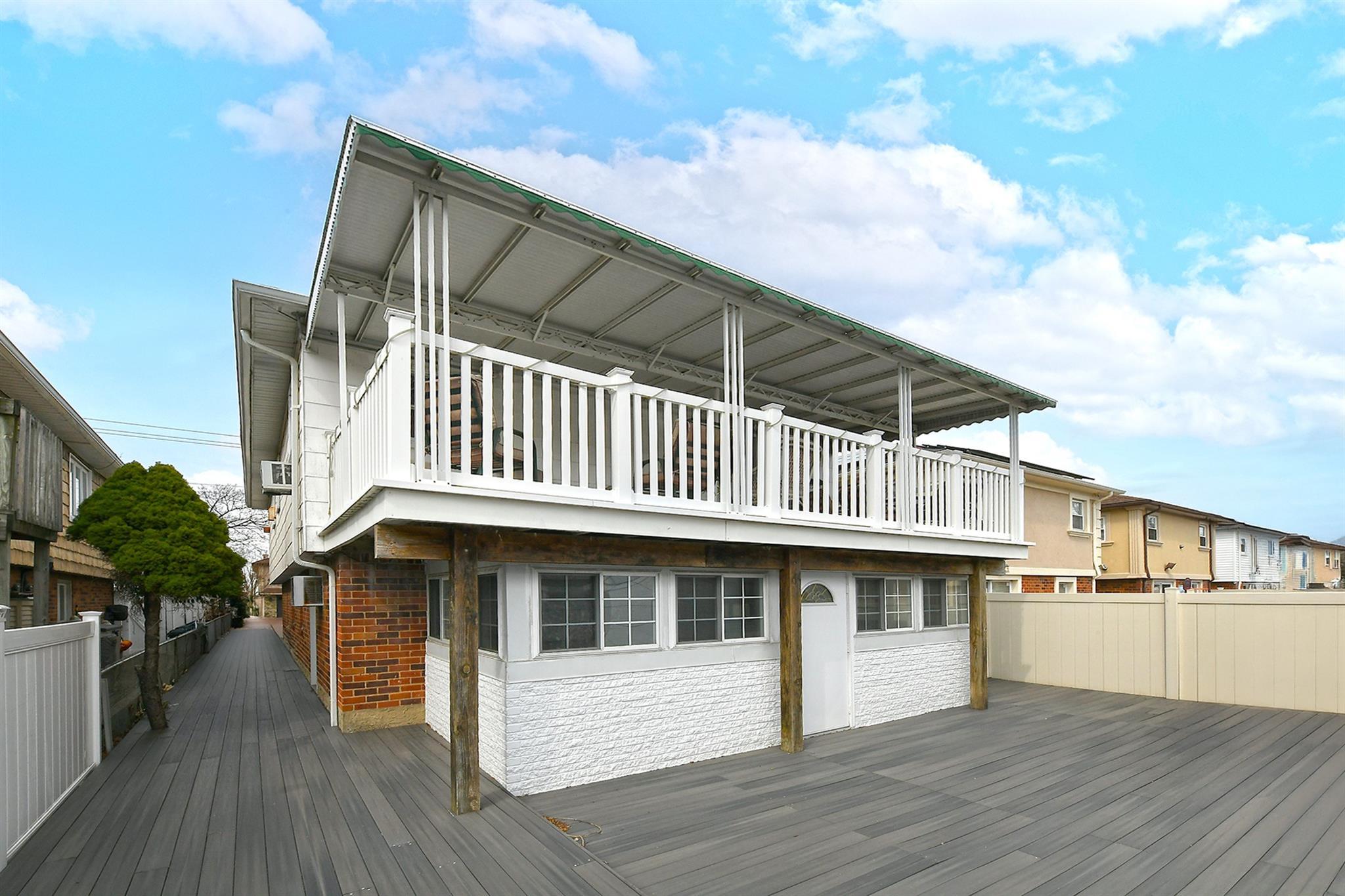 Single Family 90th  Queens, NY 11414, MLS-839535-46