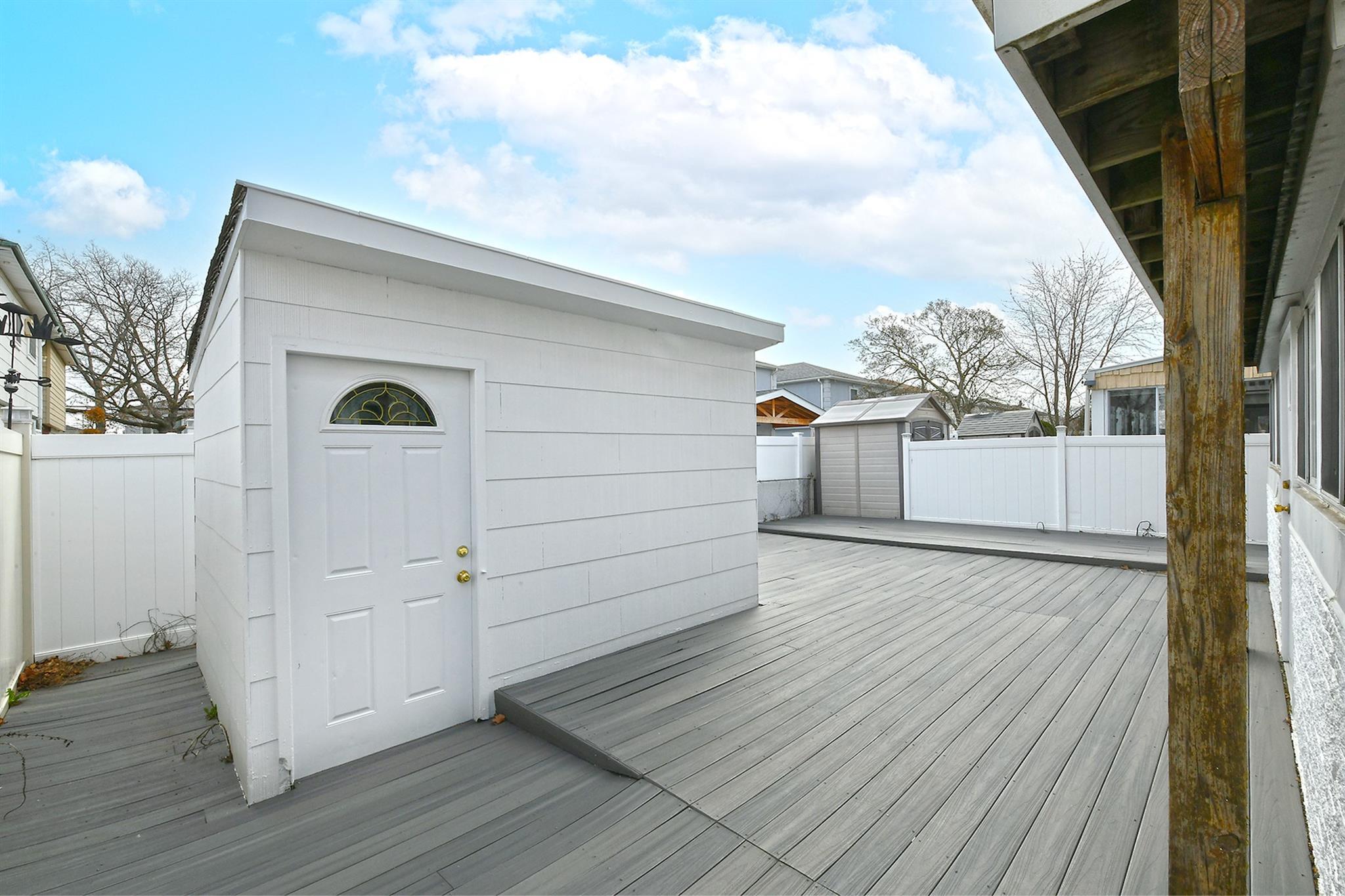 Single Family 90th  Queens, NY 11414, MLS-839535-47