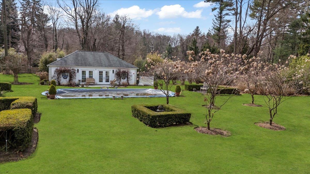 Single Family Brookville  Nassau County, NY 11545, MLS-839561-33