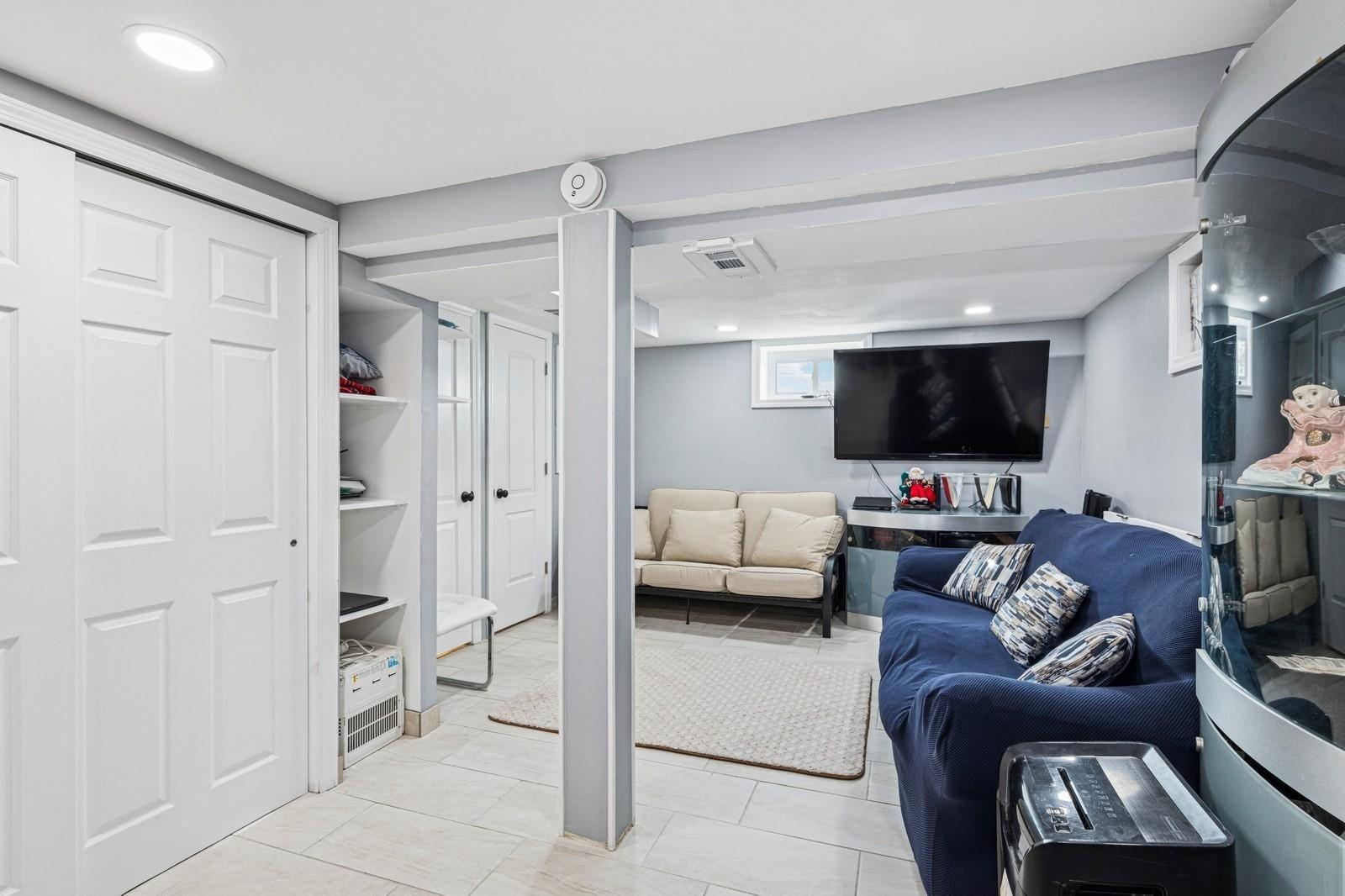 Single Family Broadway  Nassau County, NY 11762, MLS-839593-28