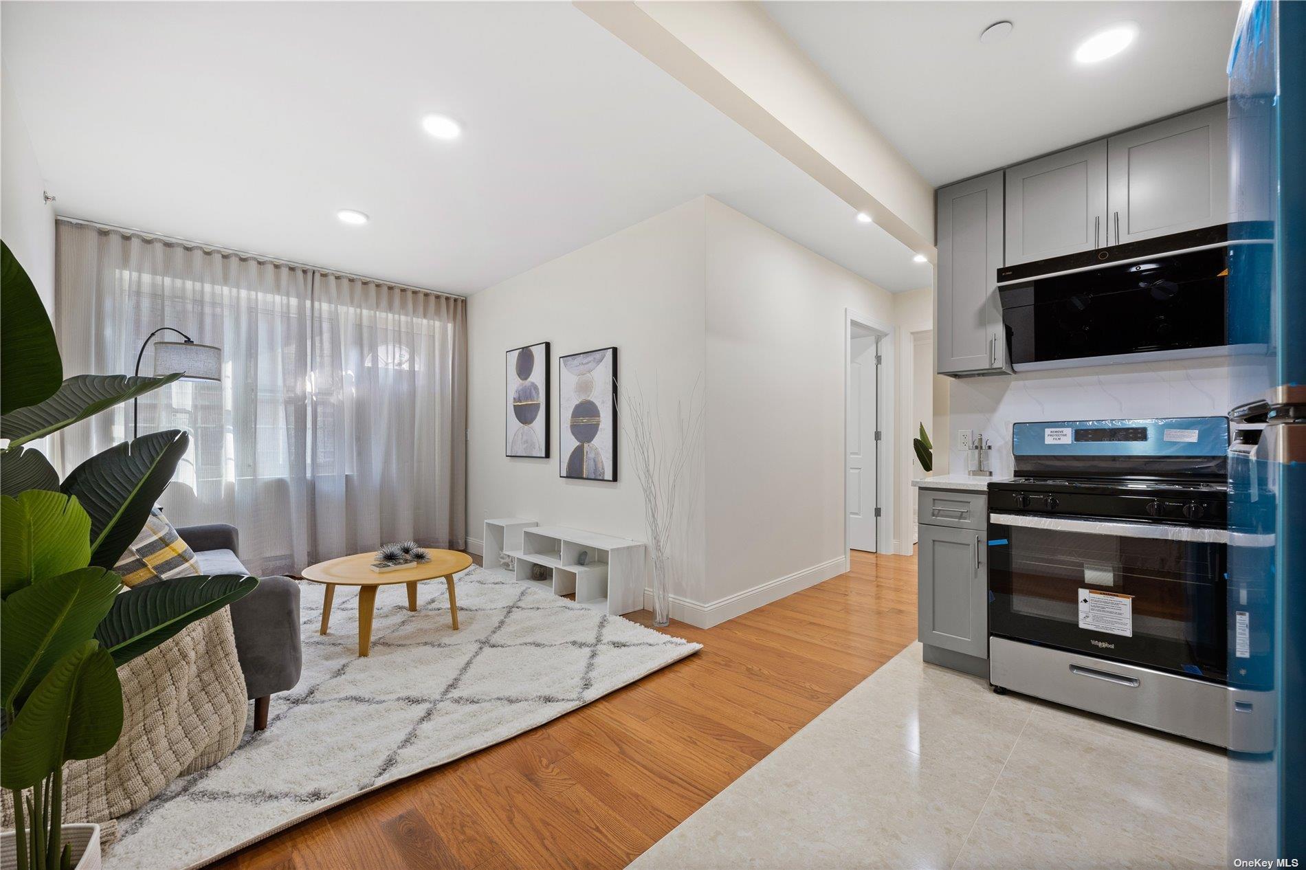 Condo Cherry  Queens, NY 11355, MLS-839650-4