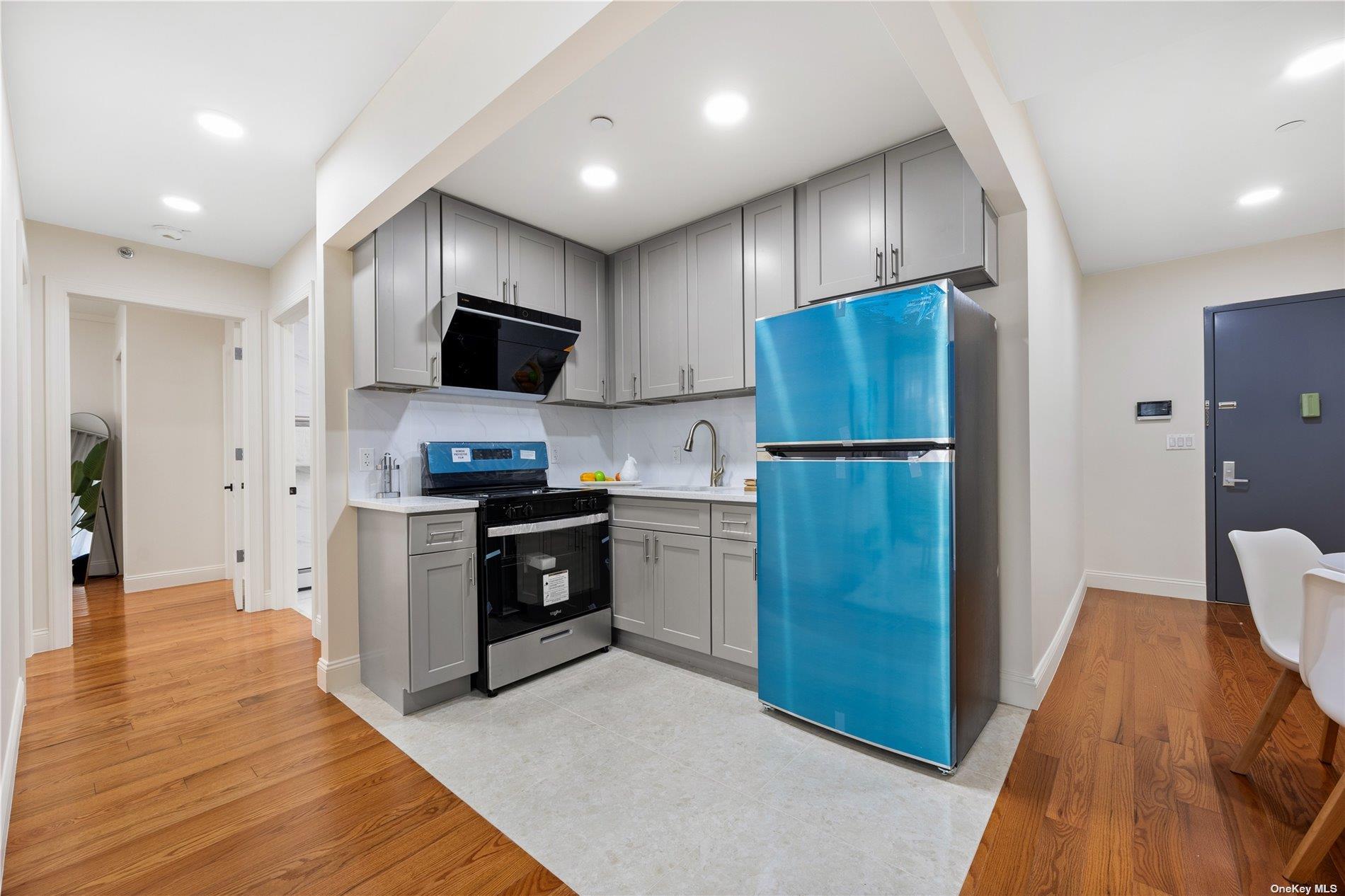 Condo Cherry  Queens, NY 11355, MLS-839650-5