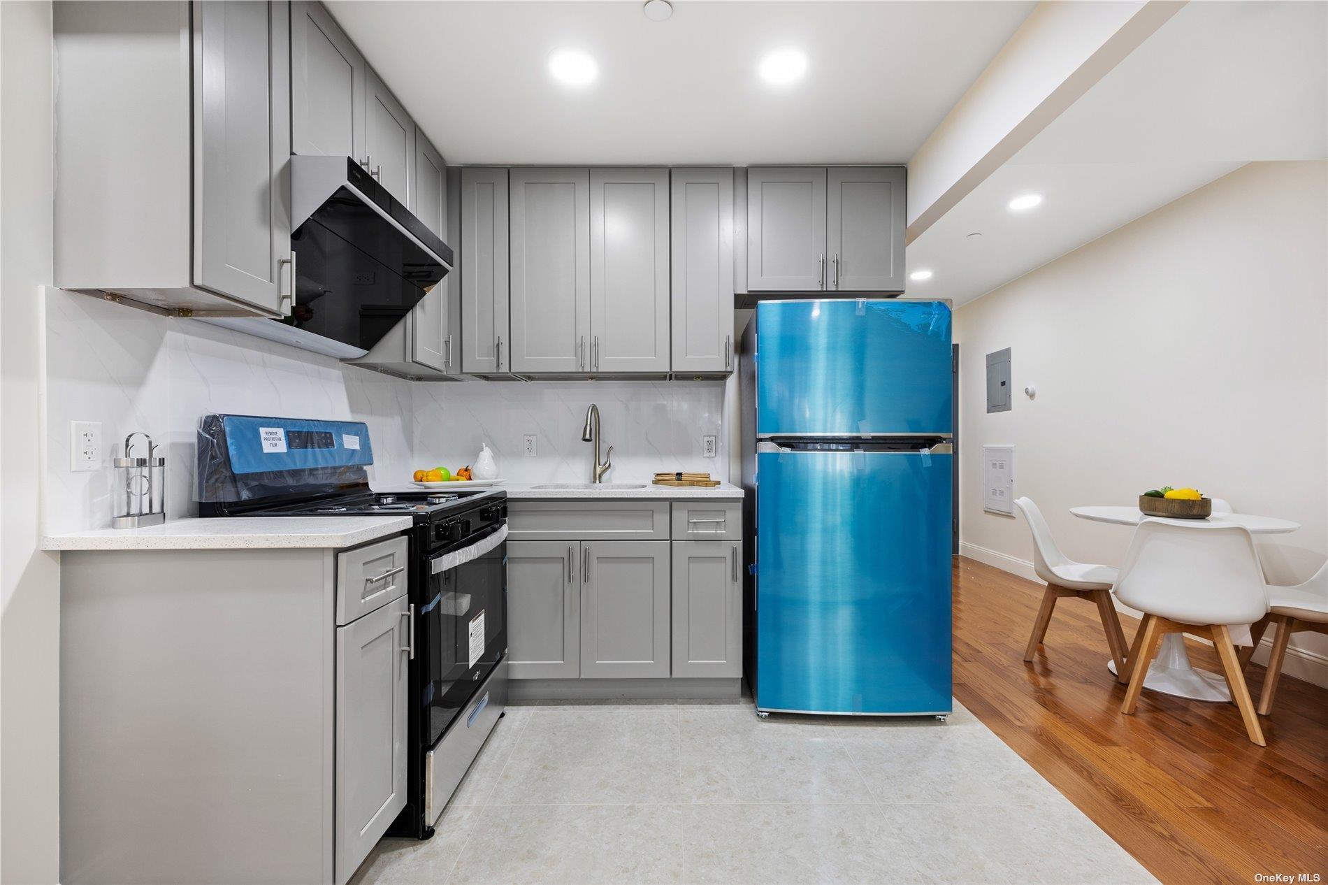 Condo Cherry  Queens, NY 11355, MLS-839650-6
