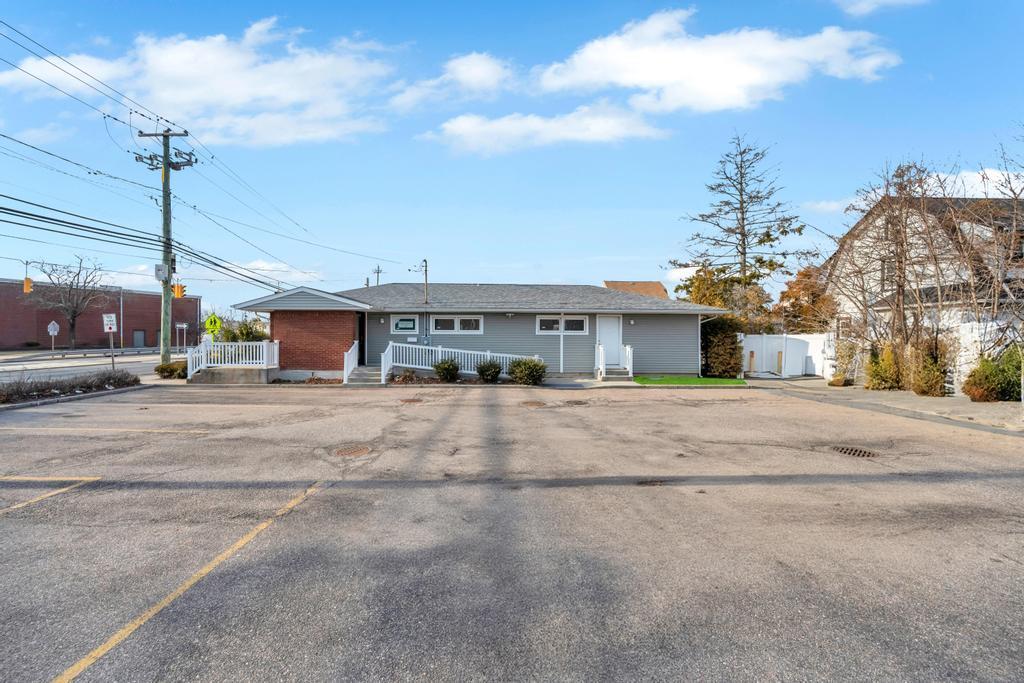 Single Family Wellwood  Suffolk County, NY 11757, MLS-839665-7