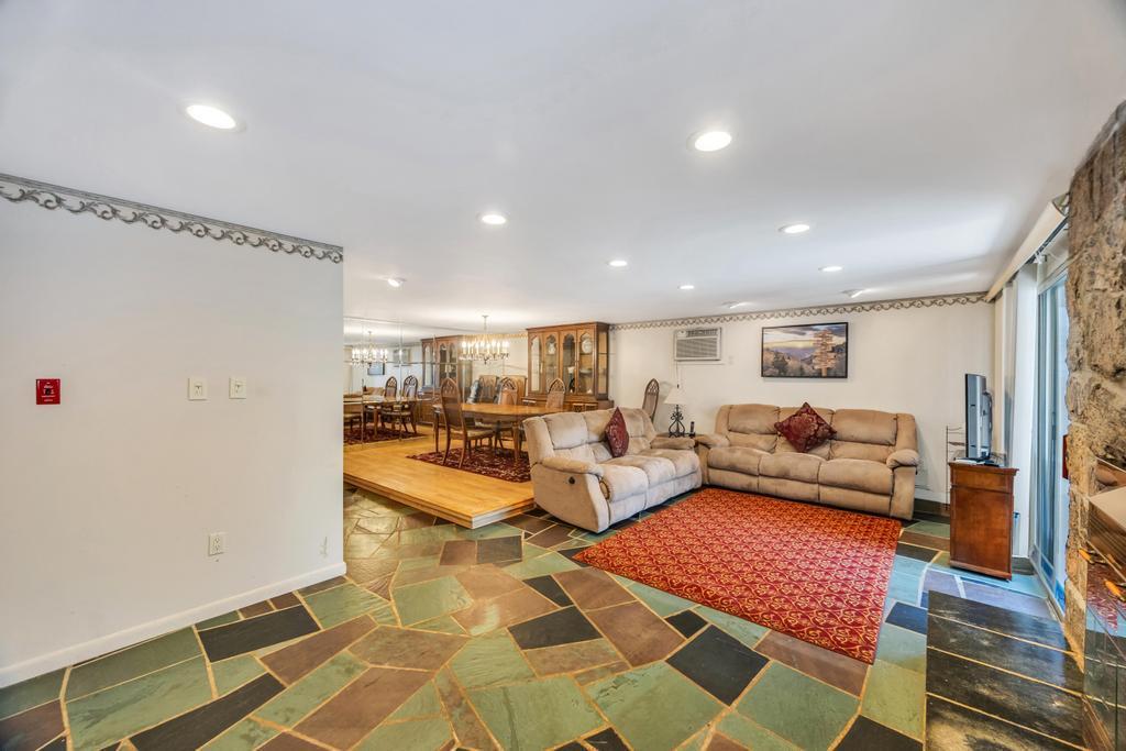 Single Family Cliff  Nassau County, NY 11756, MLS-839673-11
