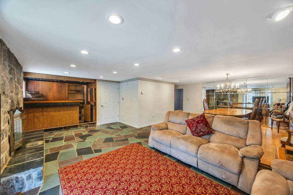 Single Family Cliff  Nassau County, NY 11756, MLS-839673-12