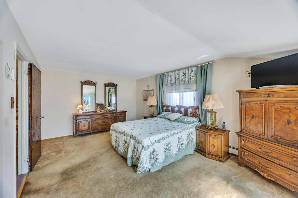Single Family Cliff  Nassau County, NY 11756, MLS-839673-22