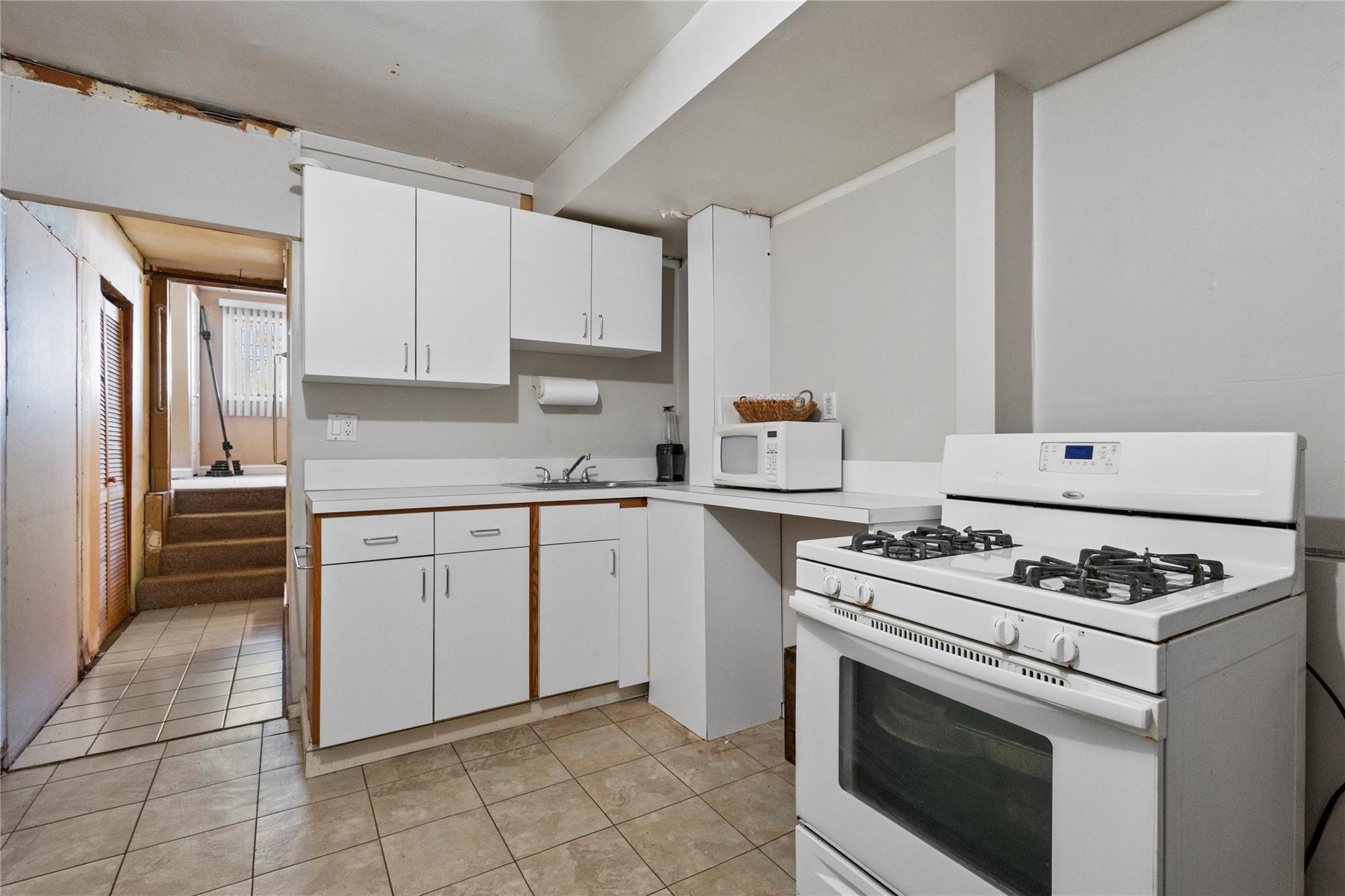 Single Family Poplar  Nassau County, NY 11758, MLS-839718-21