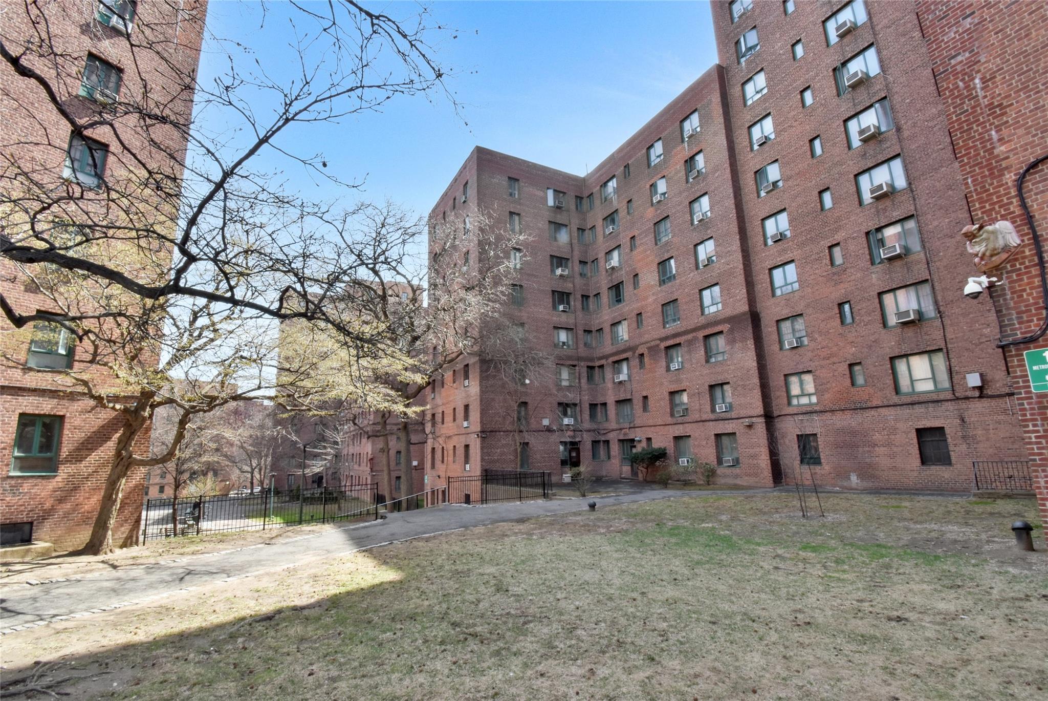 Condo Metropolitan  Bronx, NY 10462, MLS-839728-10