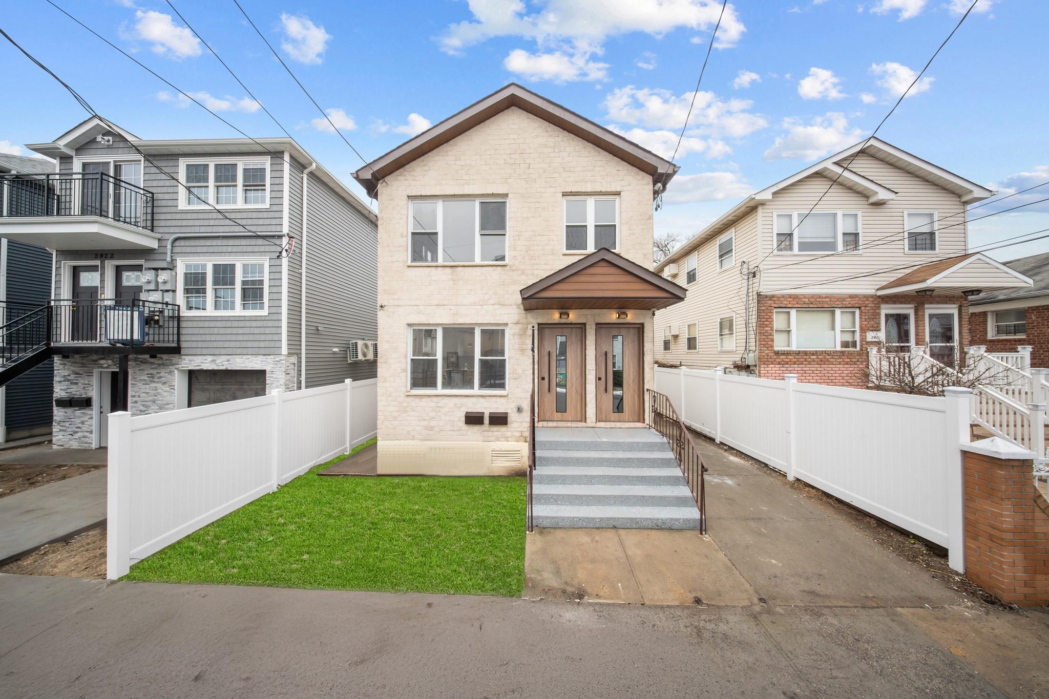 Single Family Brookhaven  Queens, NY 11691, MLS-839739-17