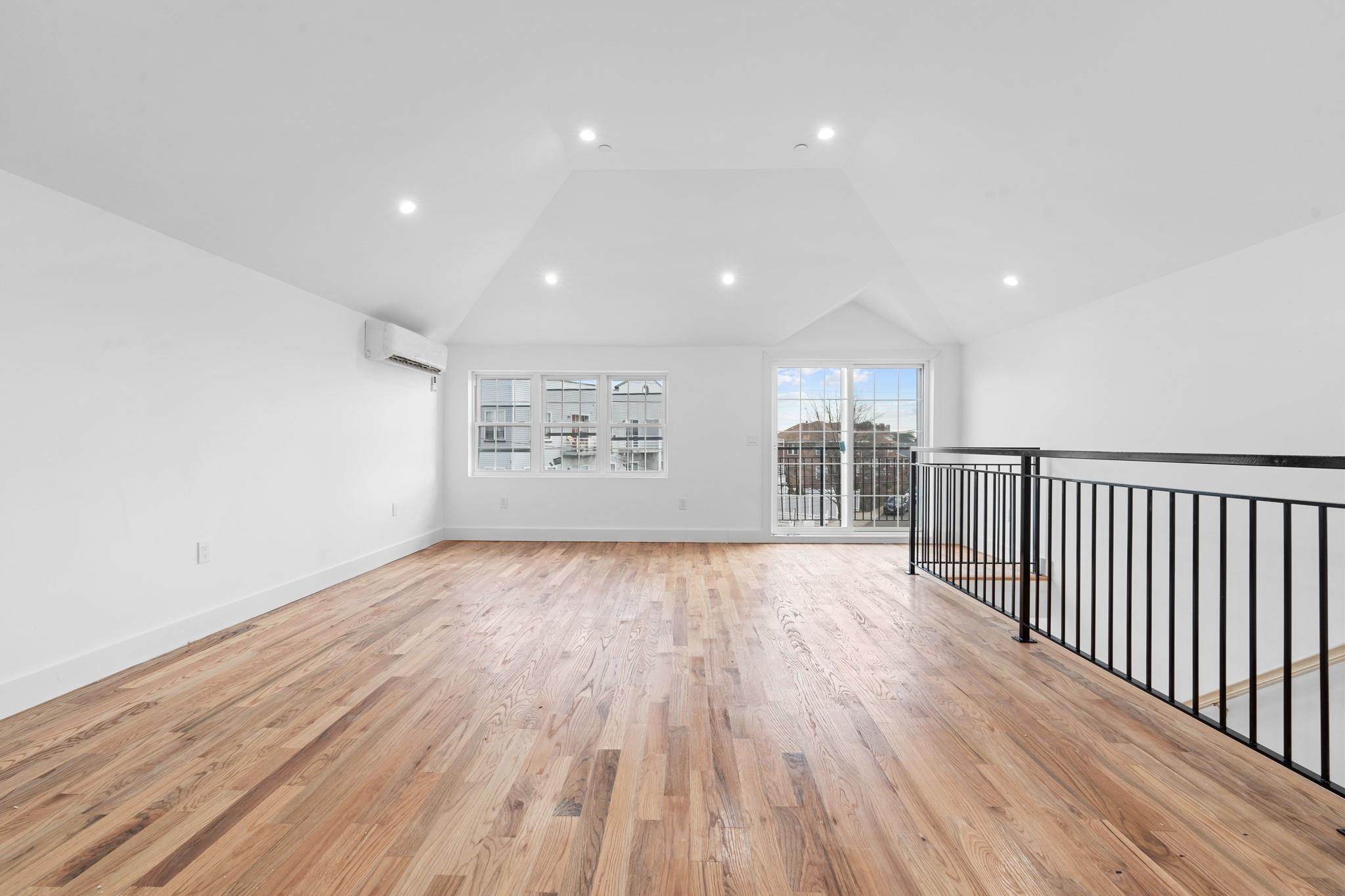 Single Family Brookhaven Avenue  Queens, NY 11691, MLS-839755-12