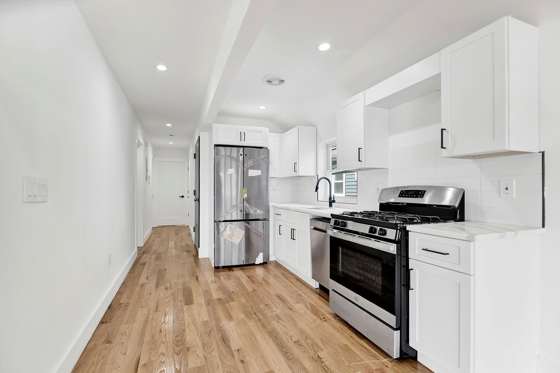 Single Family Brookhaven Avenue  Queens, NY 11691, MLS-839755-3