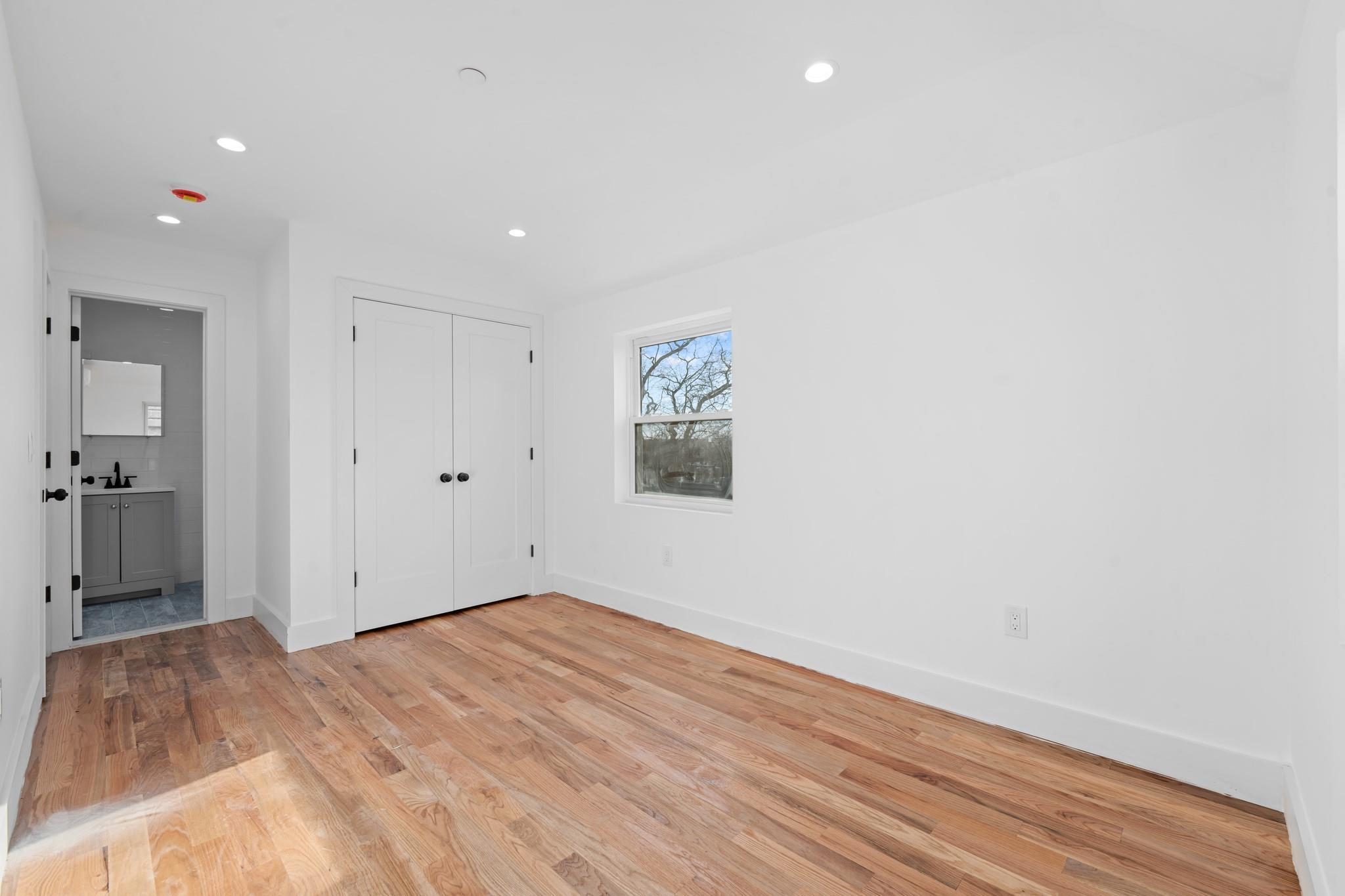 Single Family Brookhaven Avenue  Queens, NY 11691, MLS-839755-9