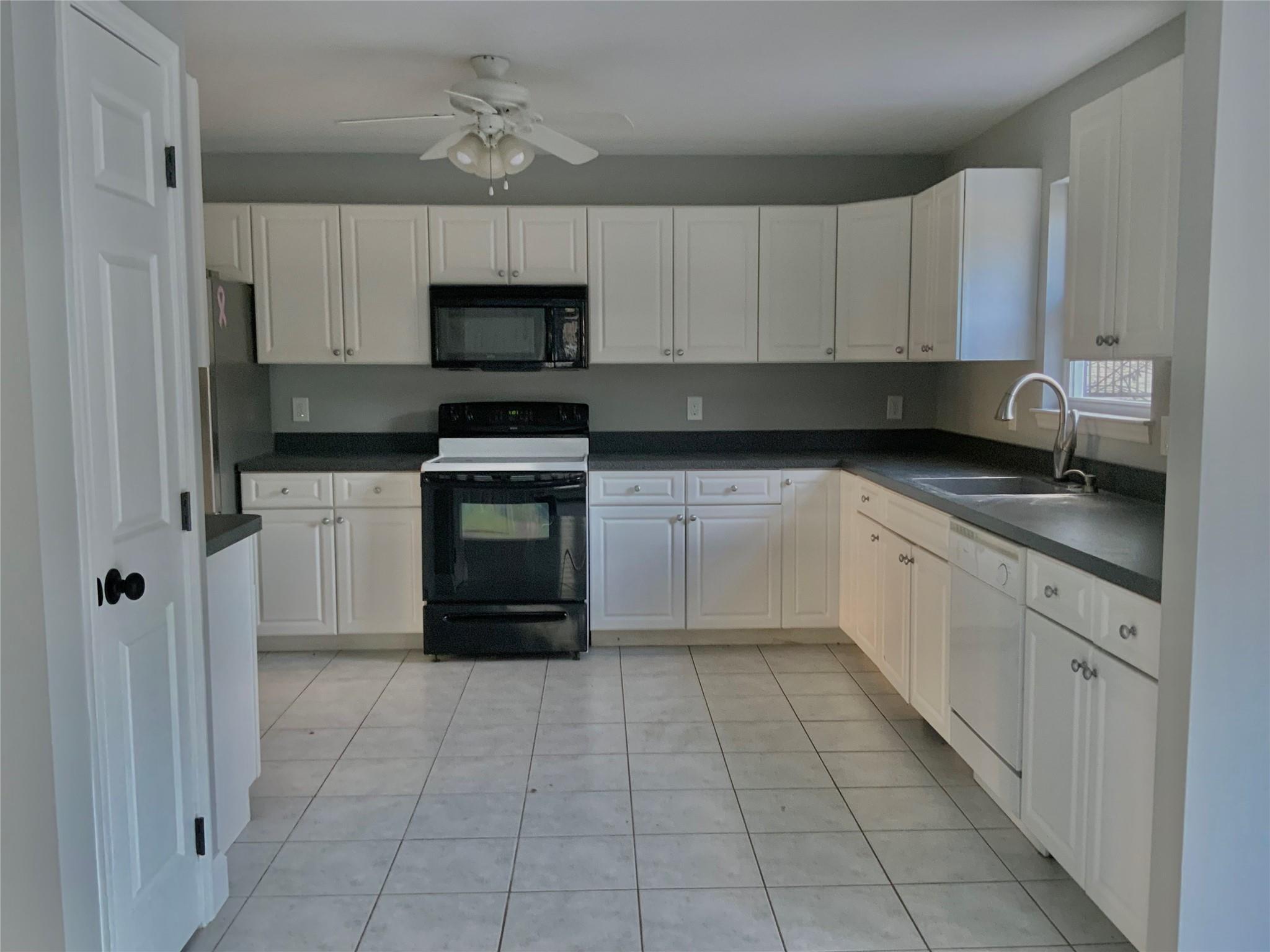 Single Family Blue Point  Suffolk County, NY 11738, MLS-839832-7