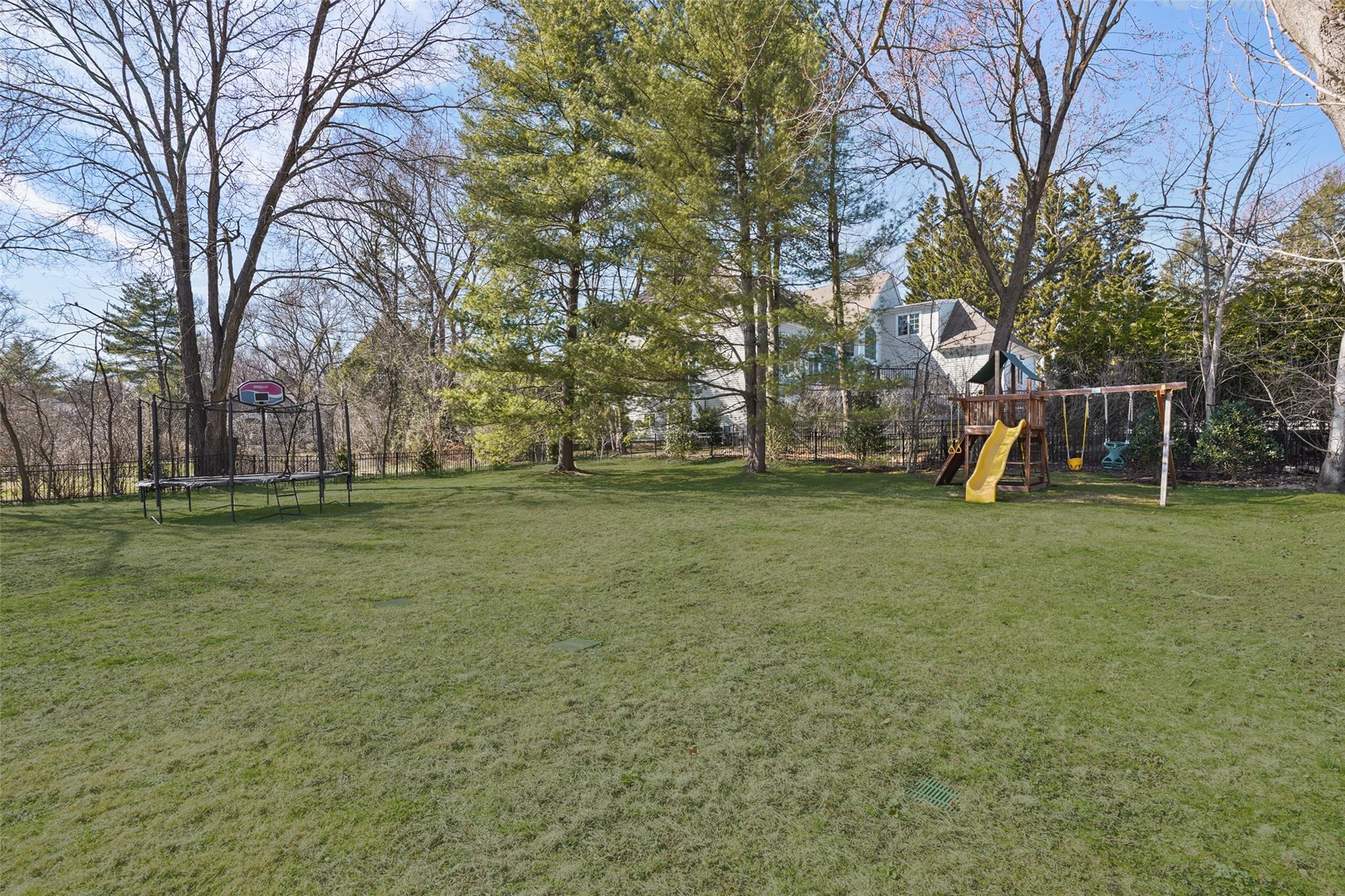 Single Family Loch  Westchester County, NY 10573, MLS-839851-3