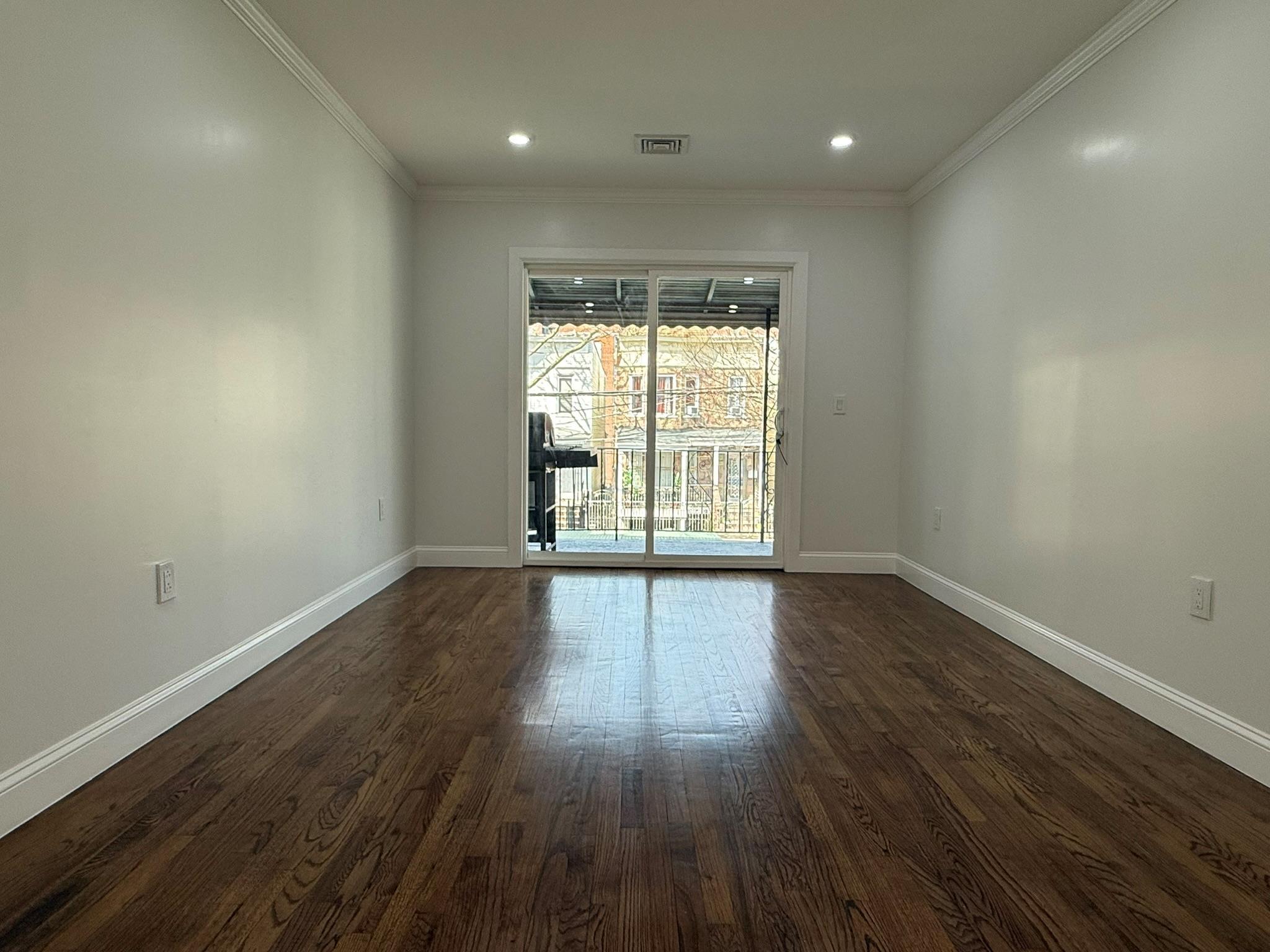 Single Family Carpenter  Bronx, NY 10466, MLS-839889-18
