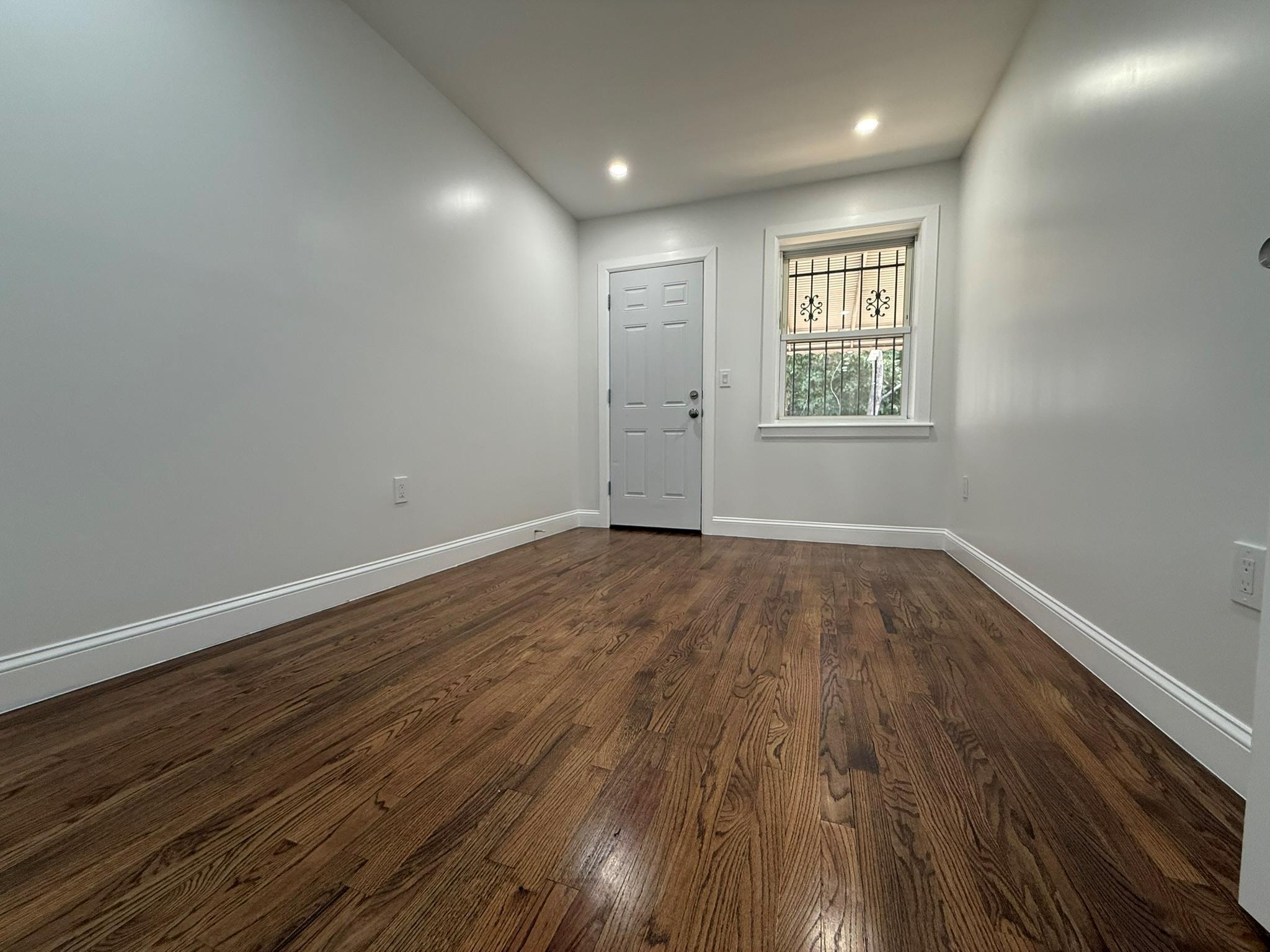 Single Family Carpenter  Bronx, NY 10466, MLS-839889-23
