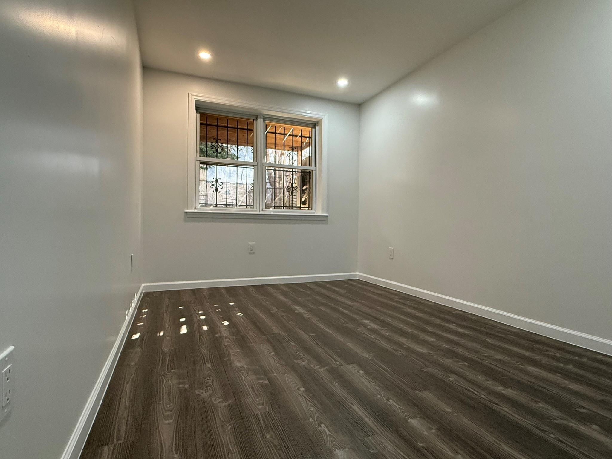 Single Family Carpenter  Bronx, NY 10466, MLS-839889-6