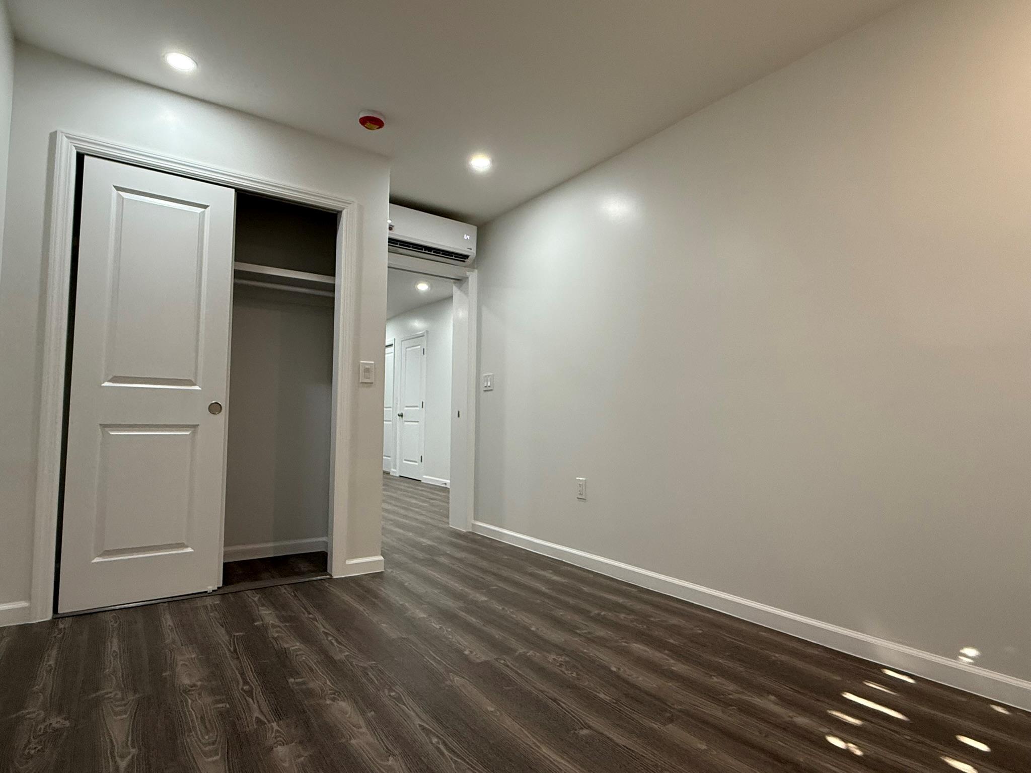 Single Family Carpenter  Bronx, NY 10466, MLS-839889-7