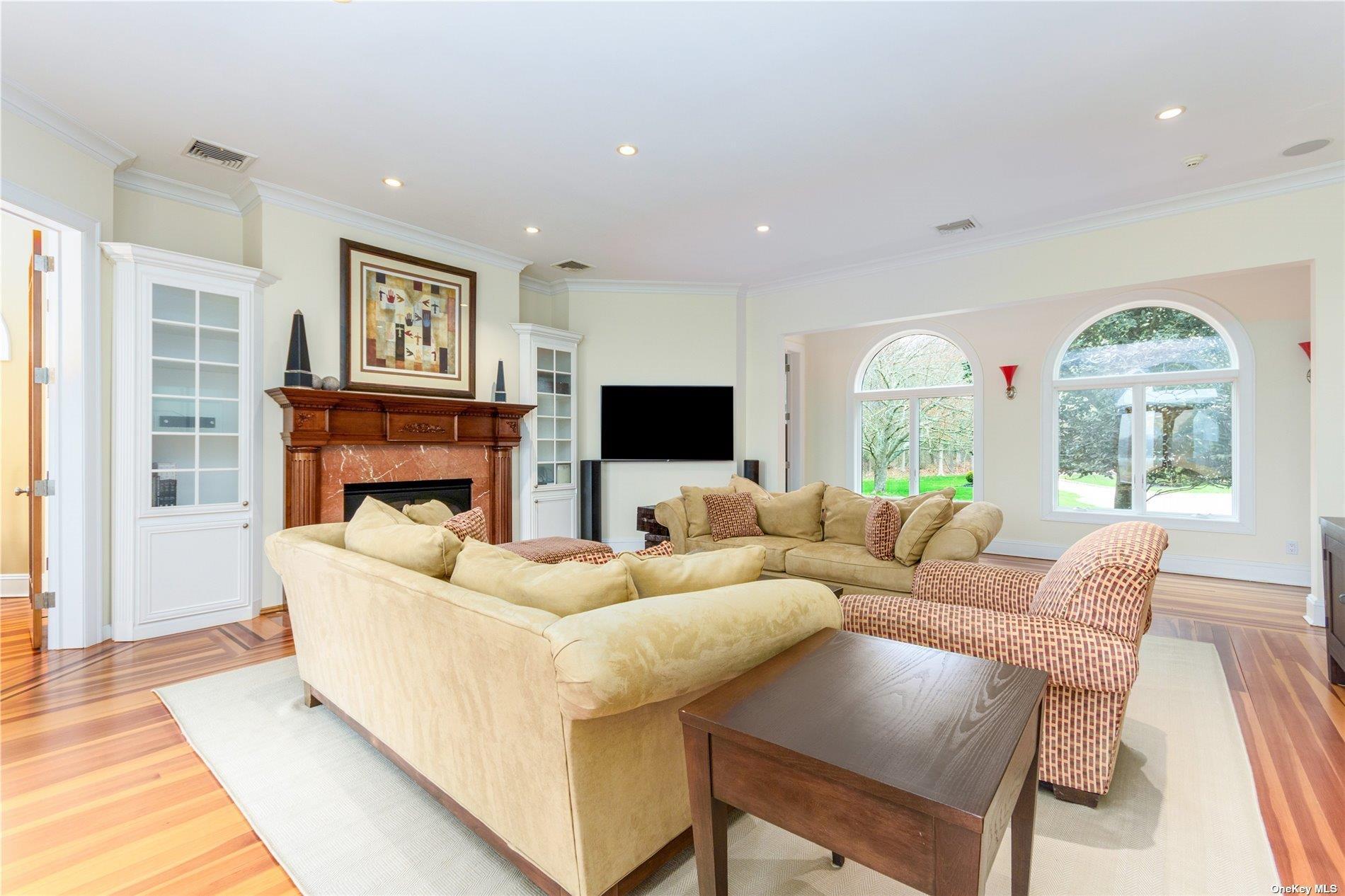 Single Family Old Neck  Suffolk County, NY 11934, MLS-839929-19