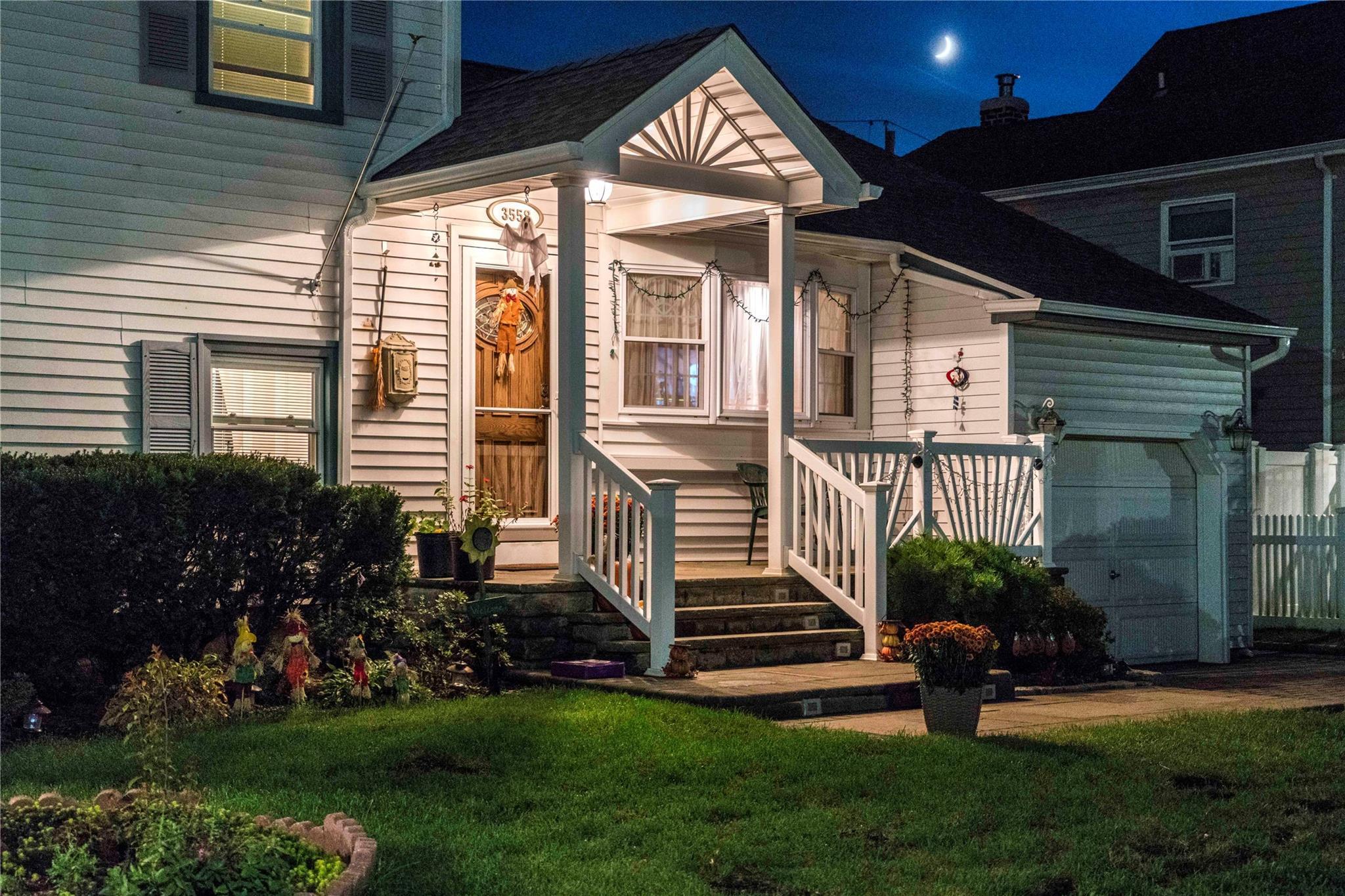 Single Family Roanoke  Nassau County, NY 11783, MLS-839940-22