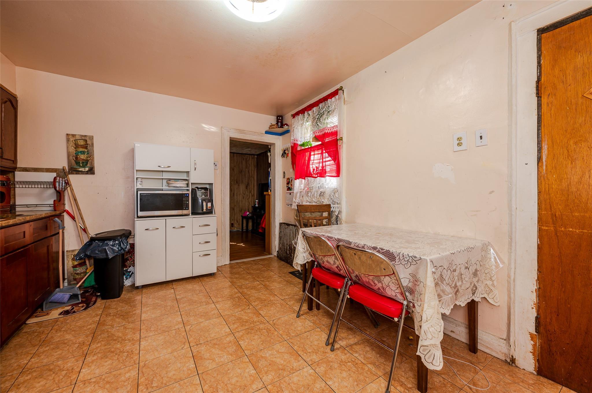 Single Family 95th  Queens, NY 11416, MLS-839944-6