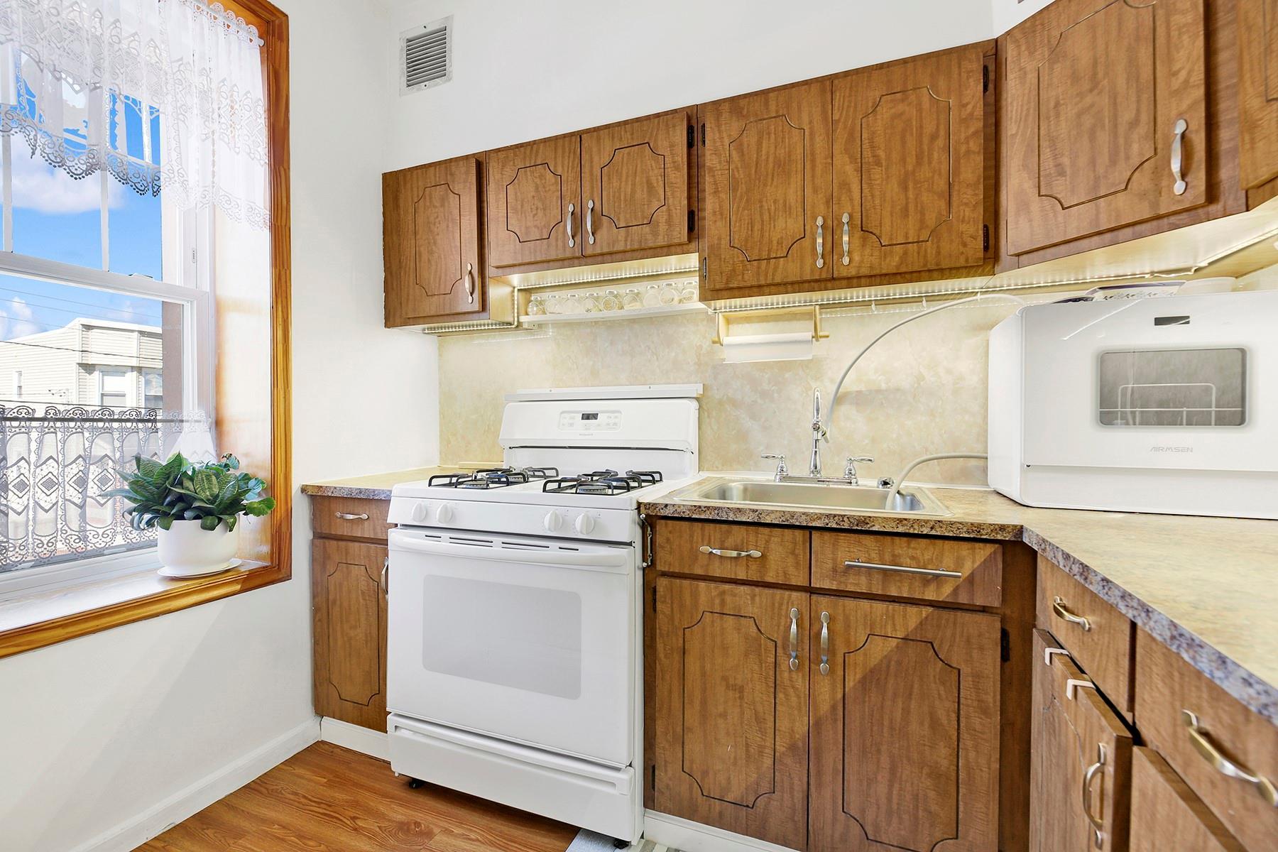 Single Family 75  Queens, NY 11379, MLS-839945-8