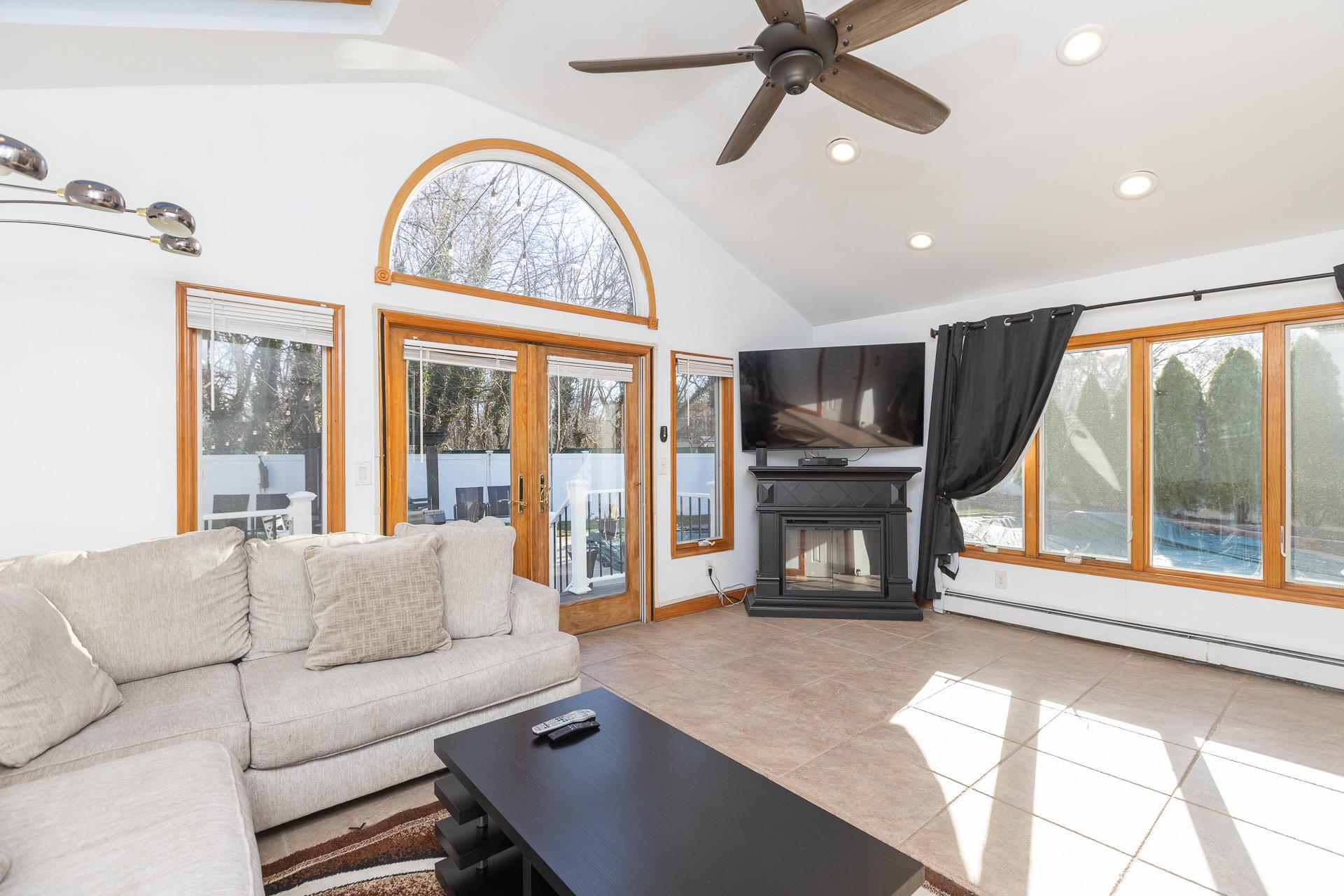 Single Family Riverside Suffolk County, NY 11951, MLS-839951-10