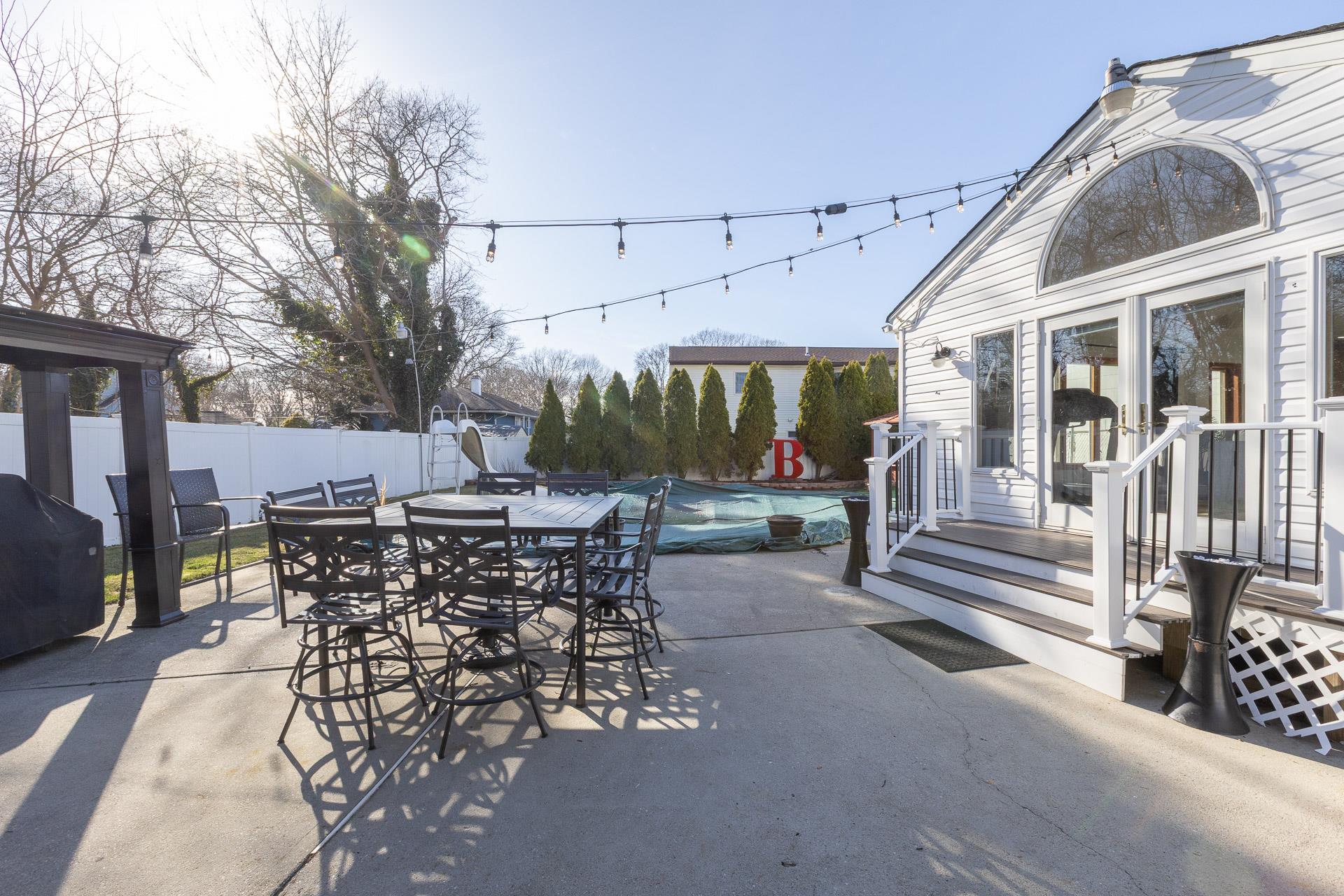 Single Family Riverside Suffolk County, NY 11951, MLS-839951-26