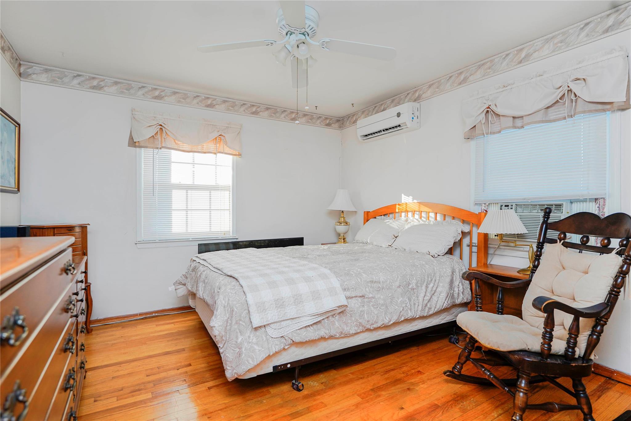 Single Family Ionia  Staten Island, NY 10312, MLS-839981-21