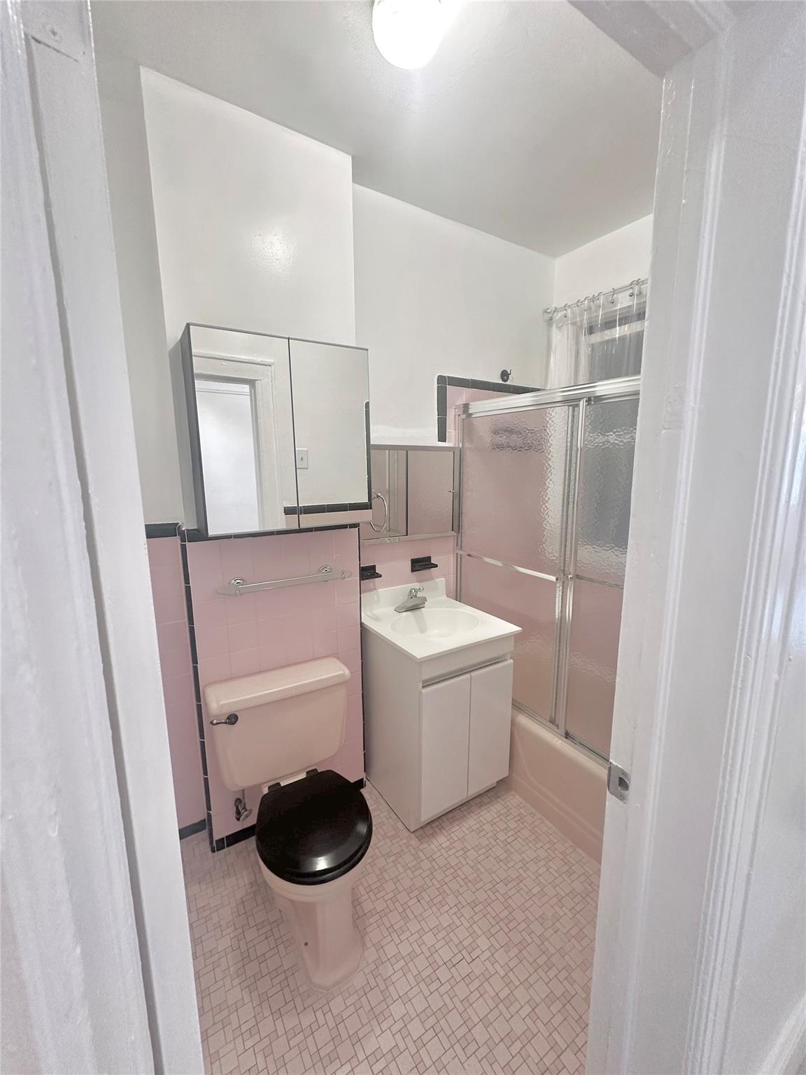Apartment 185th  Queens, NY 11423, MLS-839986-16