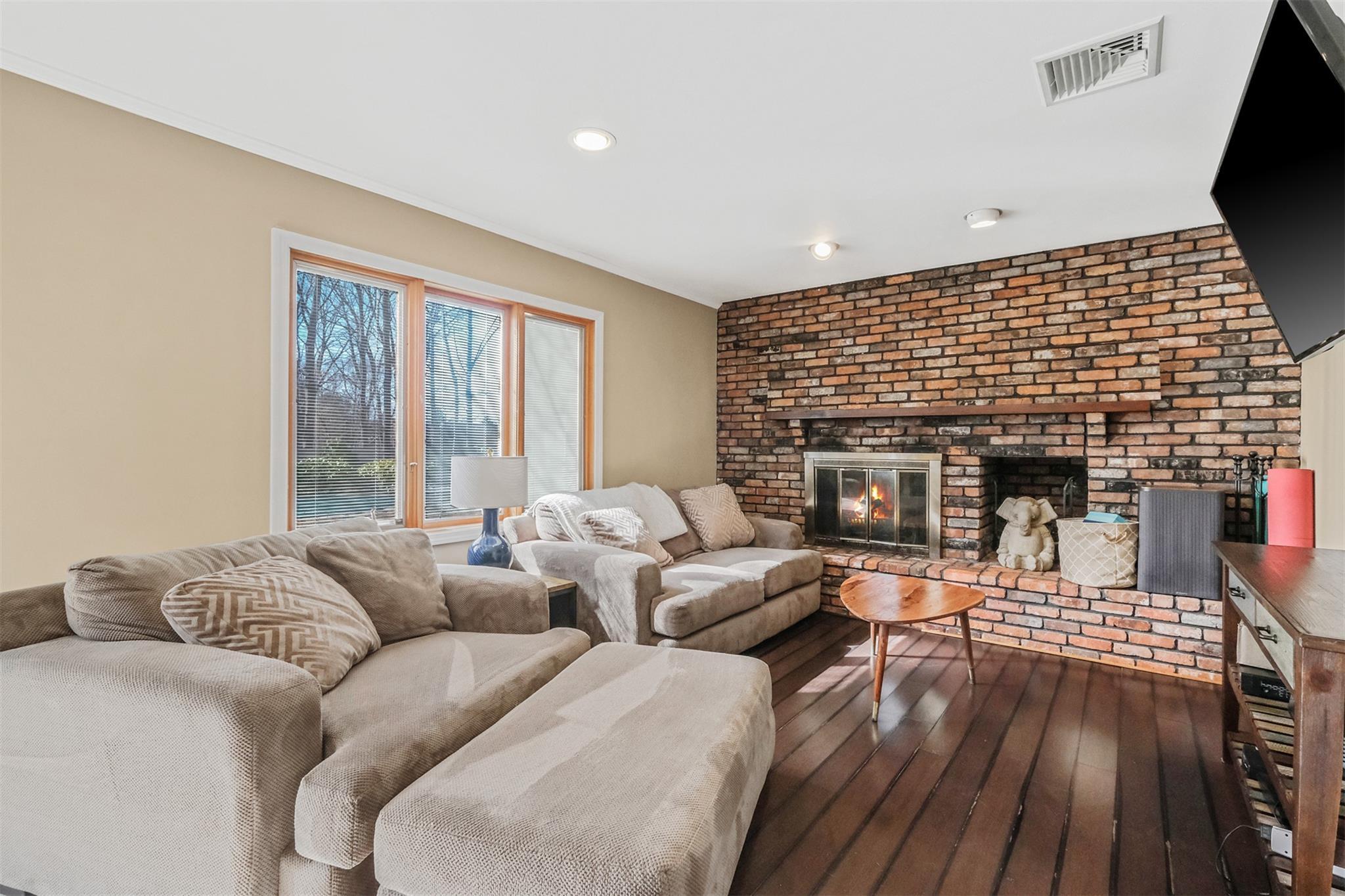 Single Family Biscayne  Suffolk County, NY 11766, MLS-839989-6