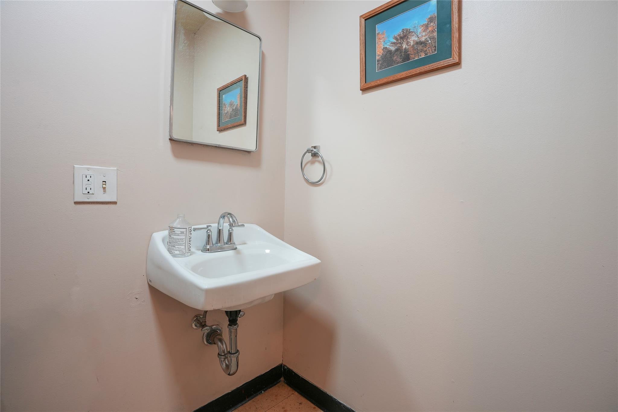 Single Family Hamilton  Dutchess County, NY 12601, MLS-840027-8