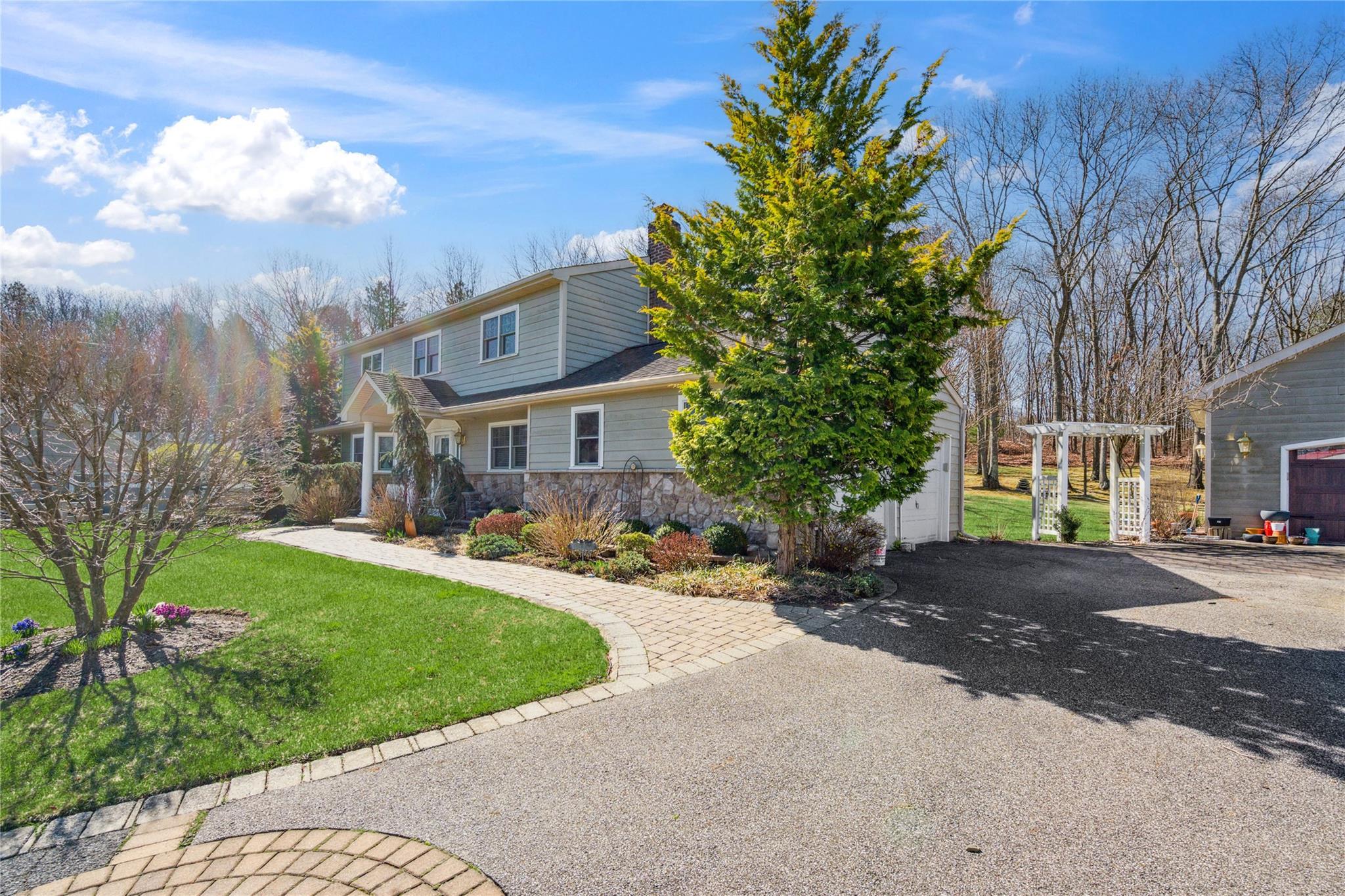 Single Family Beverly  Suffolk County, NY 11738, MLS-840034-2