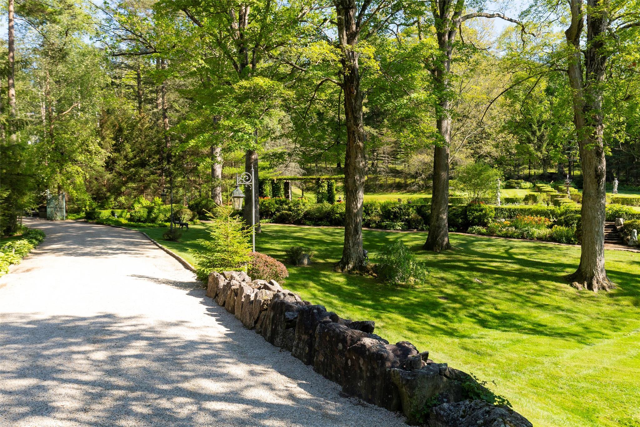 Single Family Tuxedo  Orange County, NY 10987, MLS-840123-43