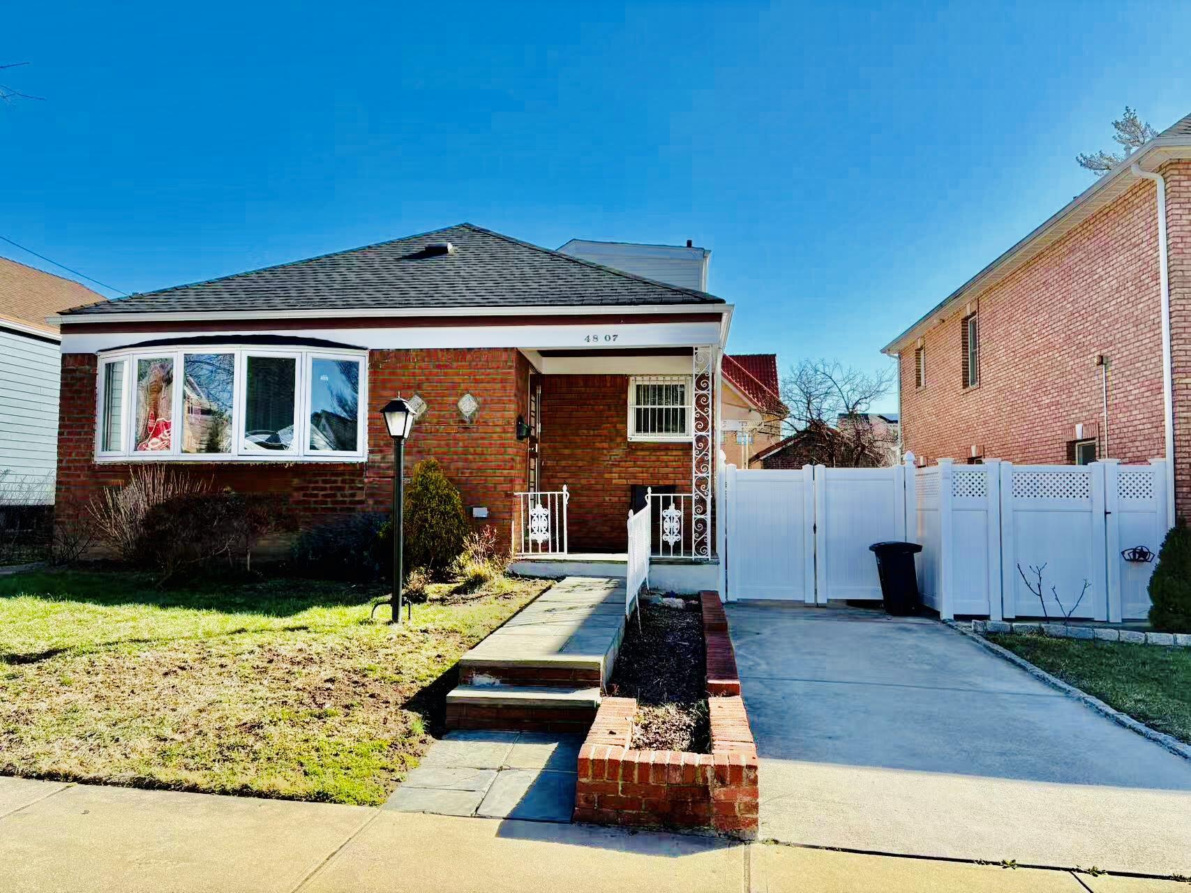 Single Family 190 St  Queens, NY 11365, MLS-840132-2