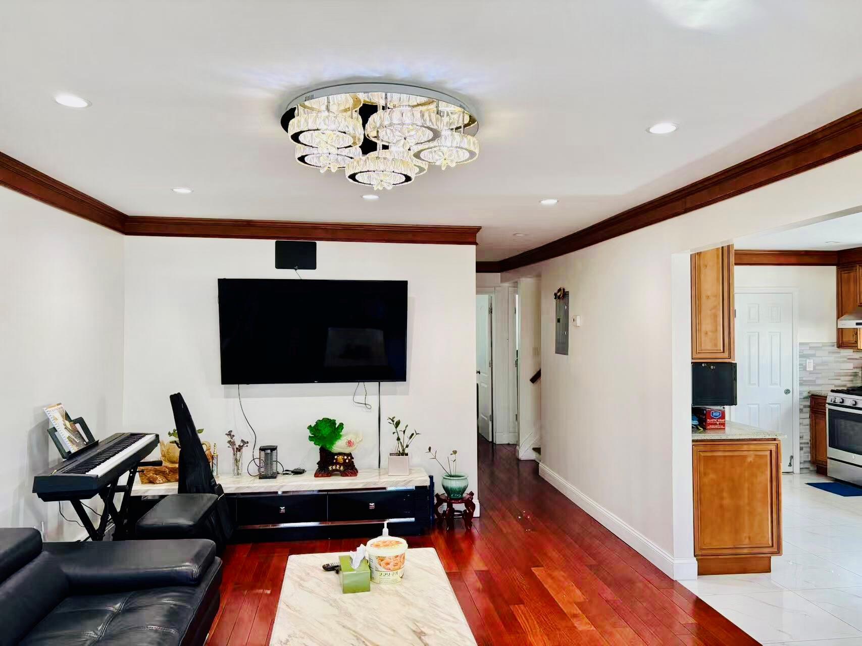 Single Family 190 St  Queens, NY 11365, MLS-840132-3