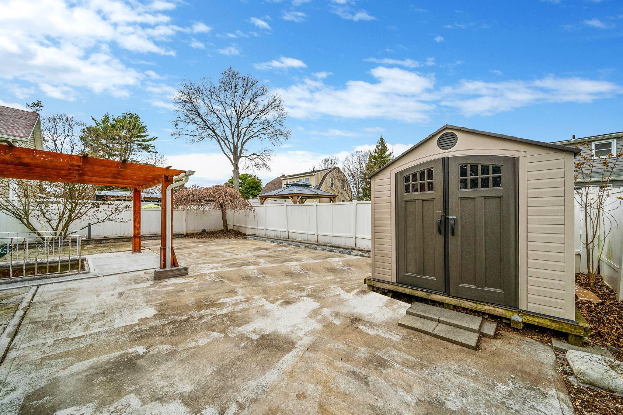 Single Family Dartmouth  Nassau County, NY 11590, MLS-840135-18