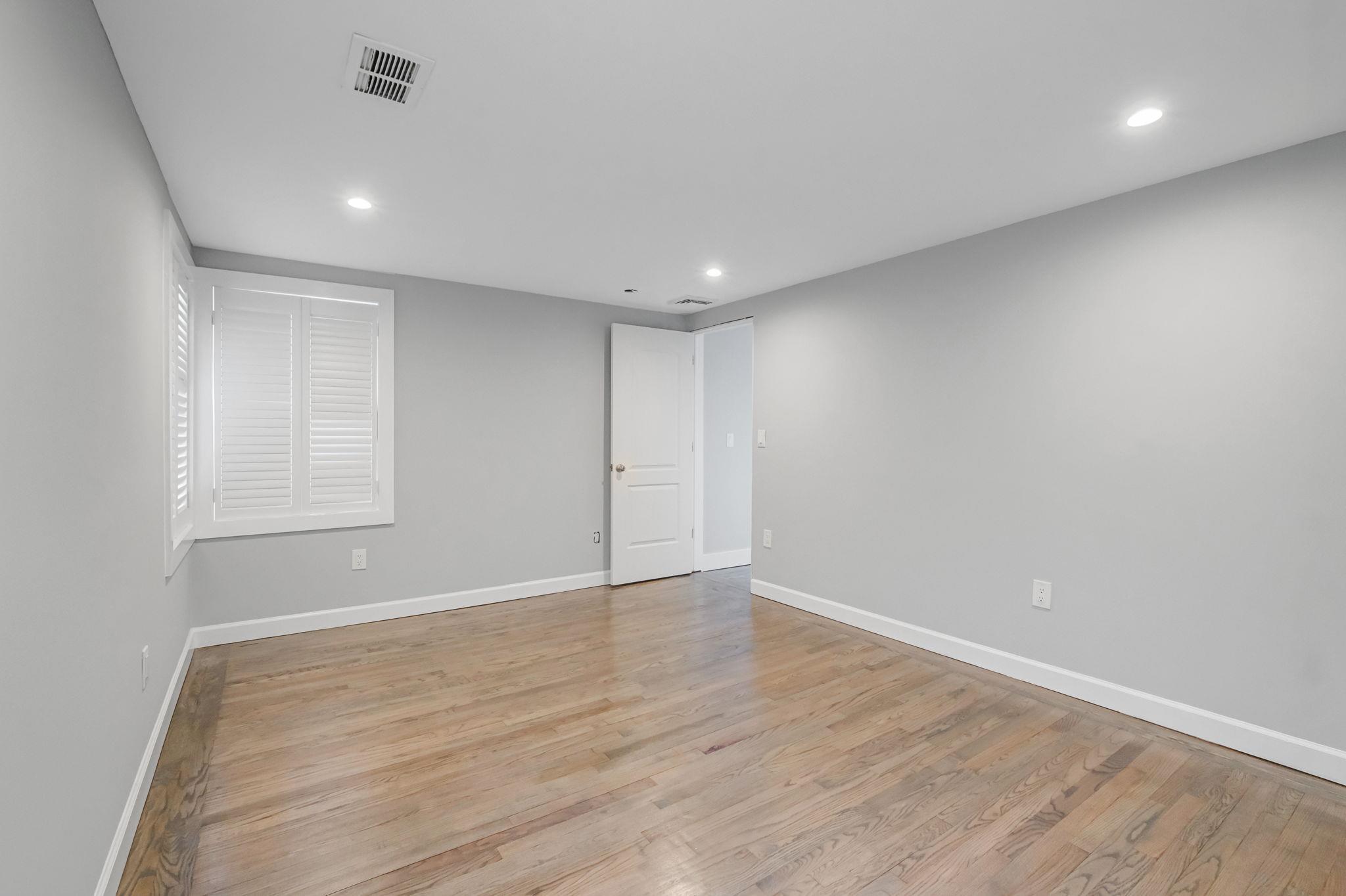 Single Family Wood  Suffolk County, NY 11950, MLS-840170-15