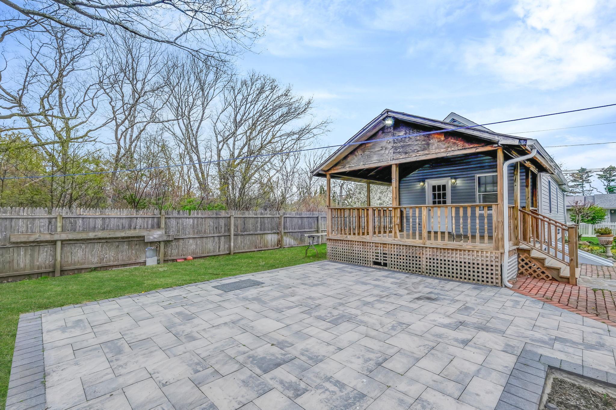 Single Family Wood  Suffolk County, NY 11950, MLS-840170-19