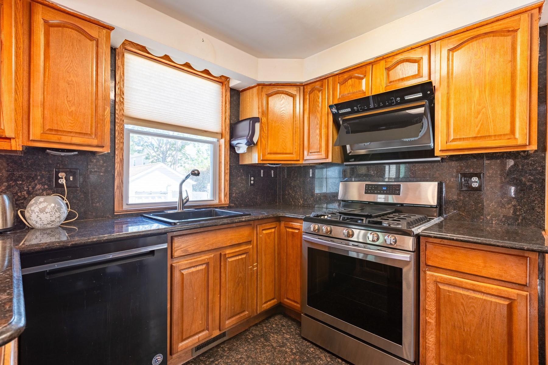 Single Family Webster  Nassau County, NY 11557, MLS-840178-5