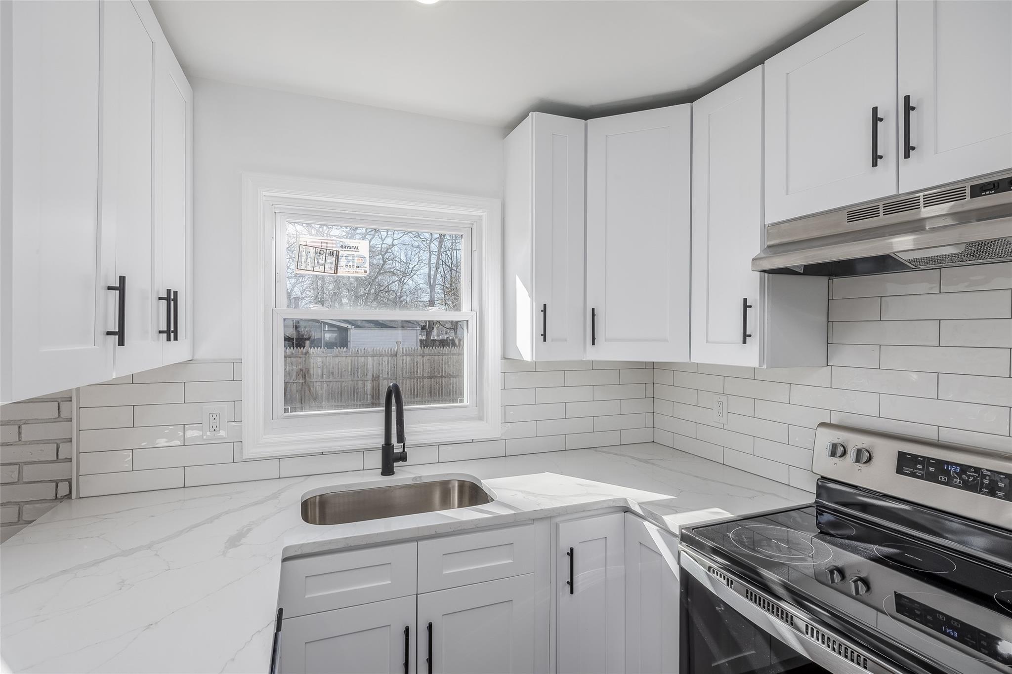 Single Family Westchester  Suffolk County, NY 11704, MLS-840261-11