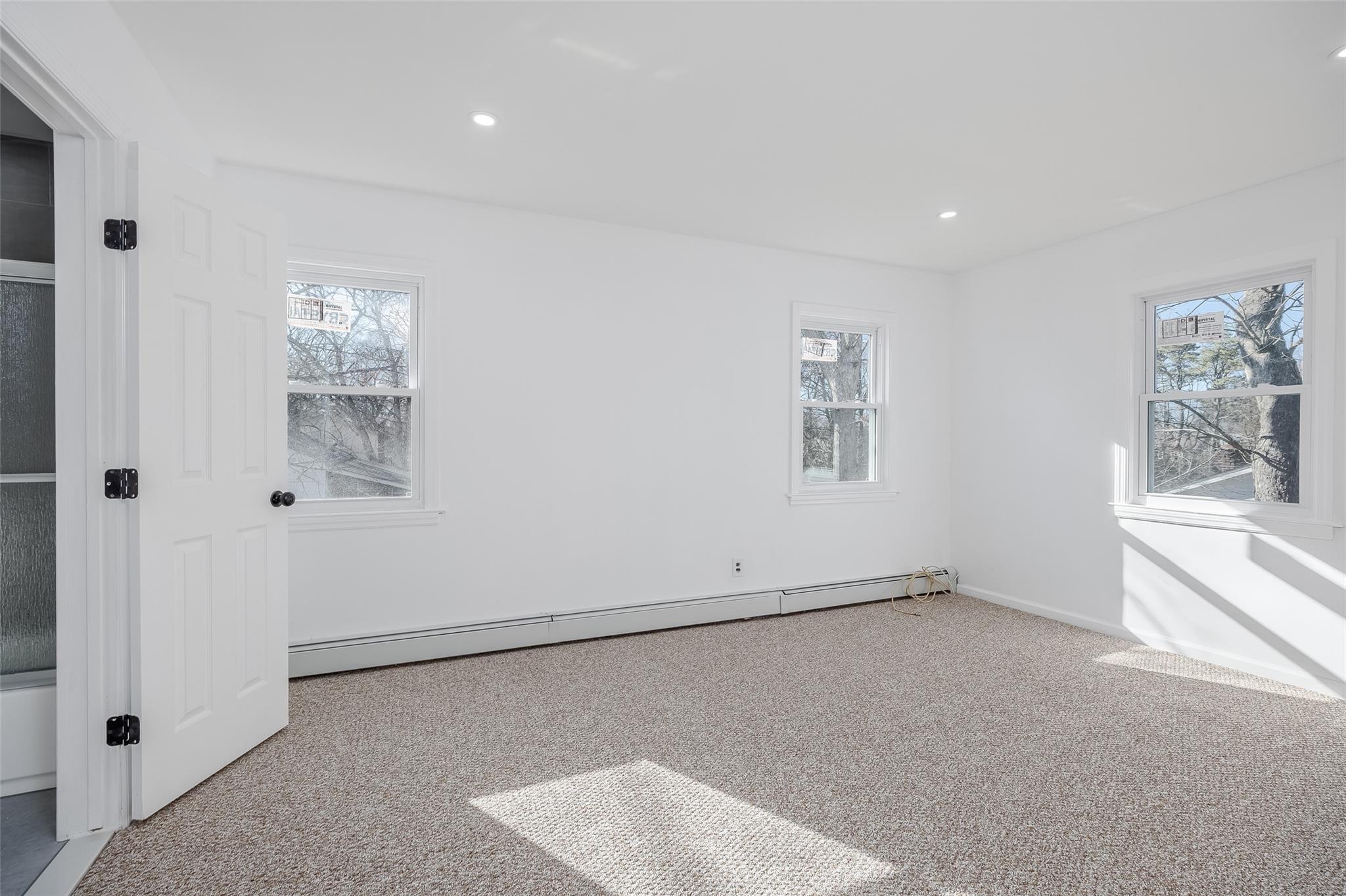 Single Family Westchester  Suffolk County, NY 11704, MLS-840261-28
