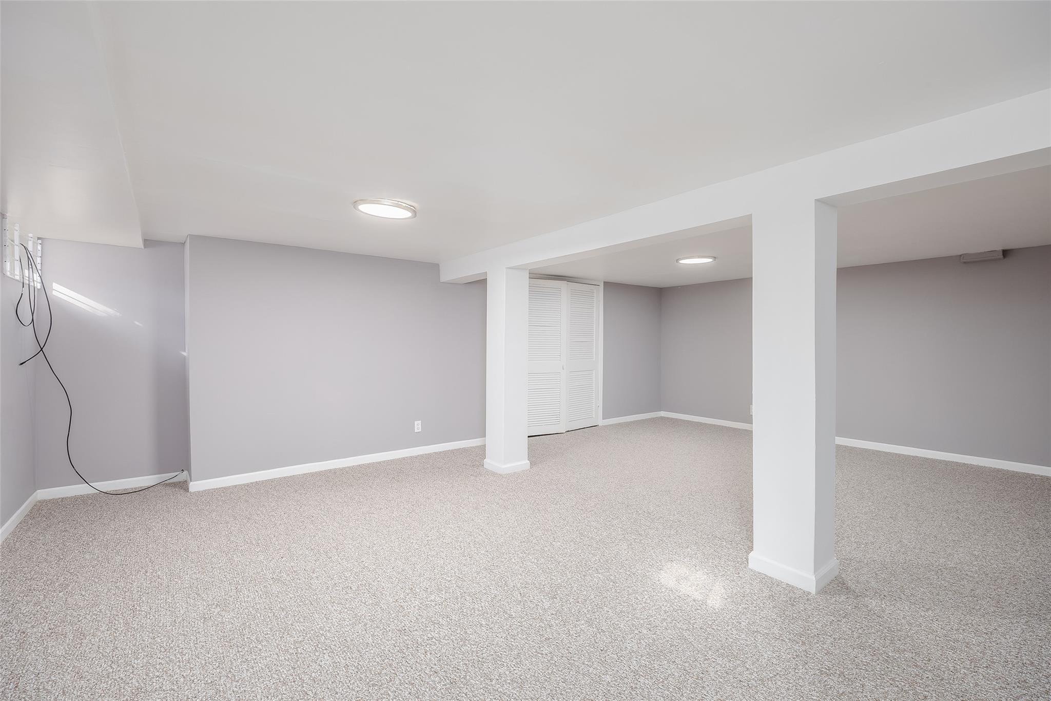 Single Family Westchester  Suffolk County, NY 11704, MLS-840261-36