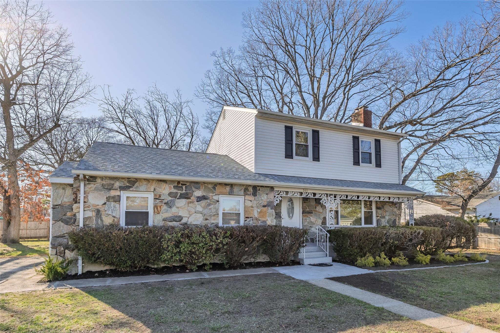 Single Family Westchester  Suffolk County, NY 11704, MLS-840261-39