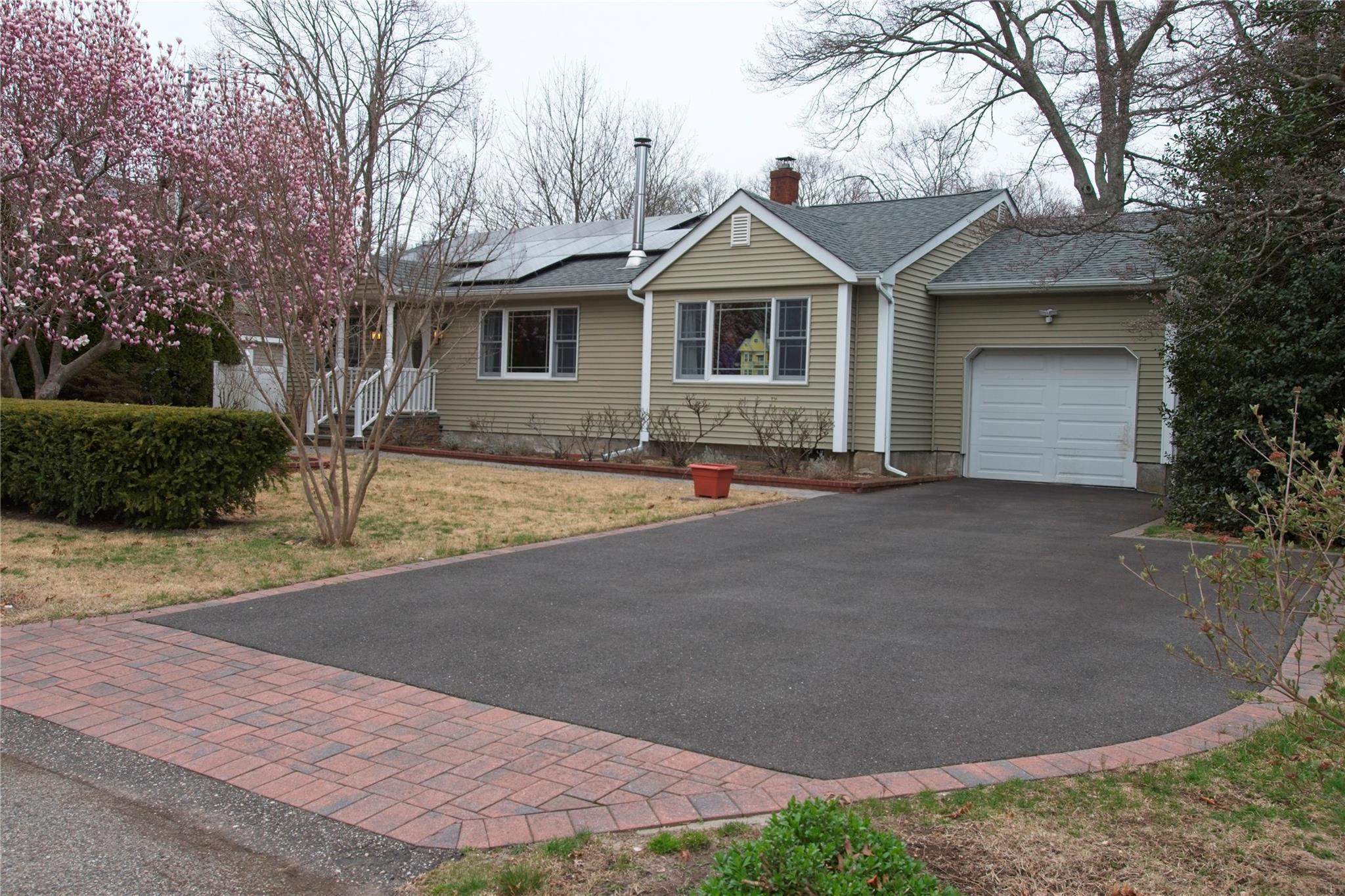 Single Family Hempstead  Suffolk County, NY 11764, MLS-840286-5