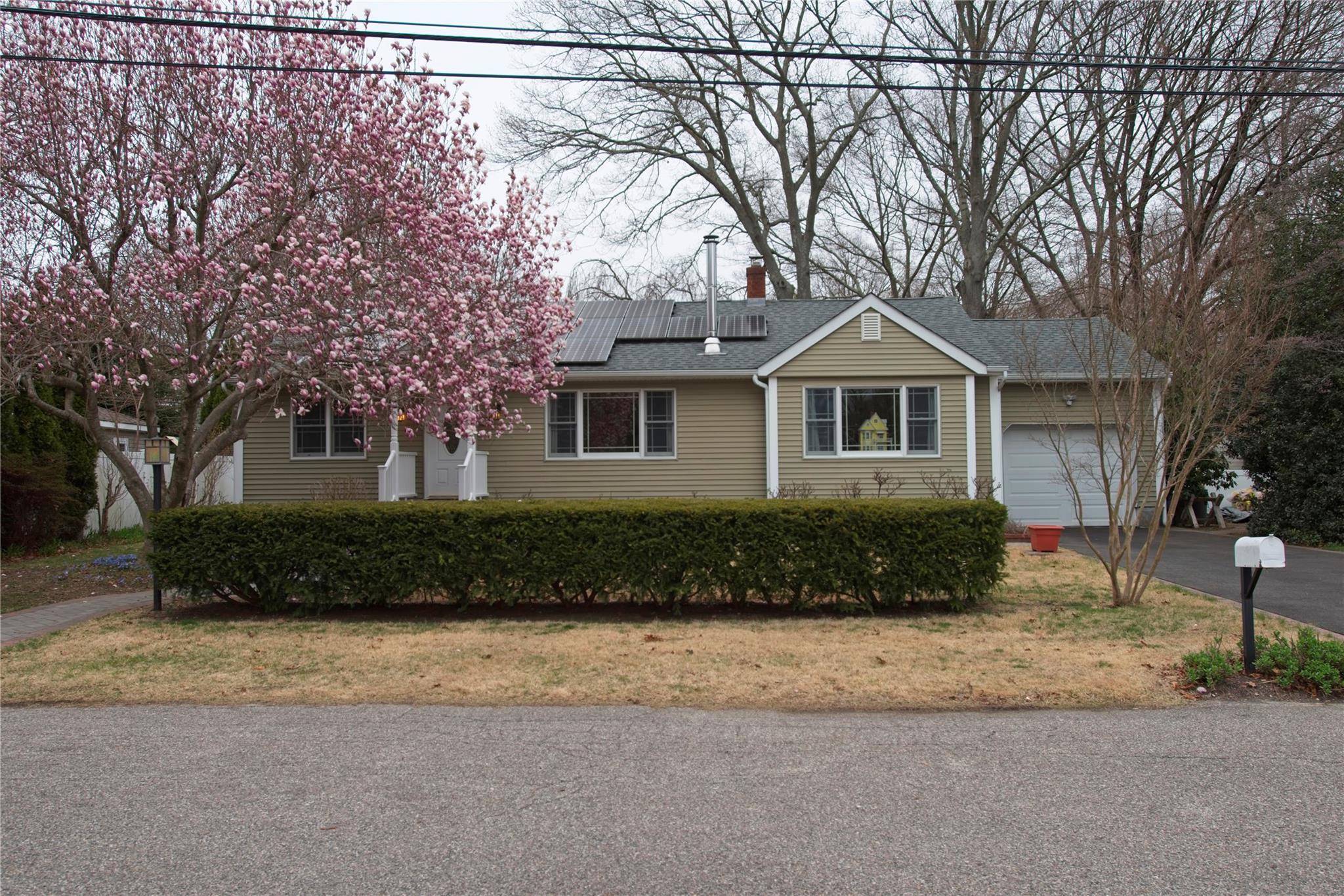 Single Family Hempstead  Suffolk County, NY 11764, MLS-840286-6