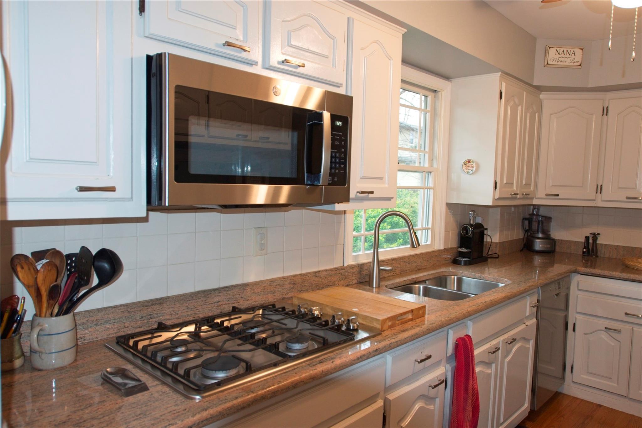Single Family Hempstead  Suffolk County, NY 11764, MLS-840286-8