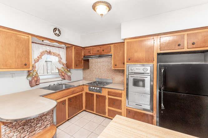 Single Family Gunther  Bronx, NY 10469, MLS-840365-4